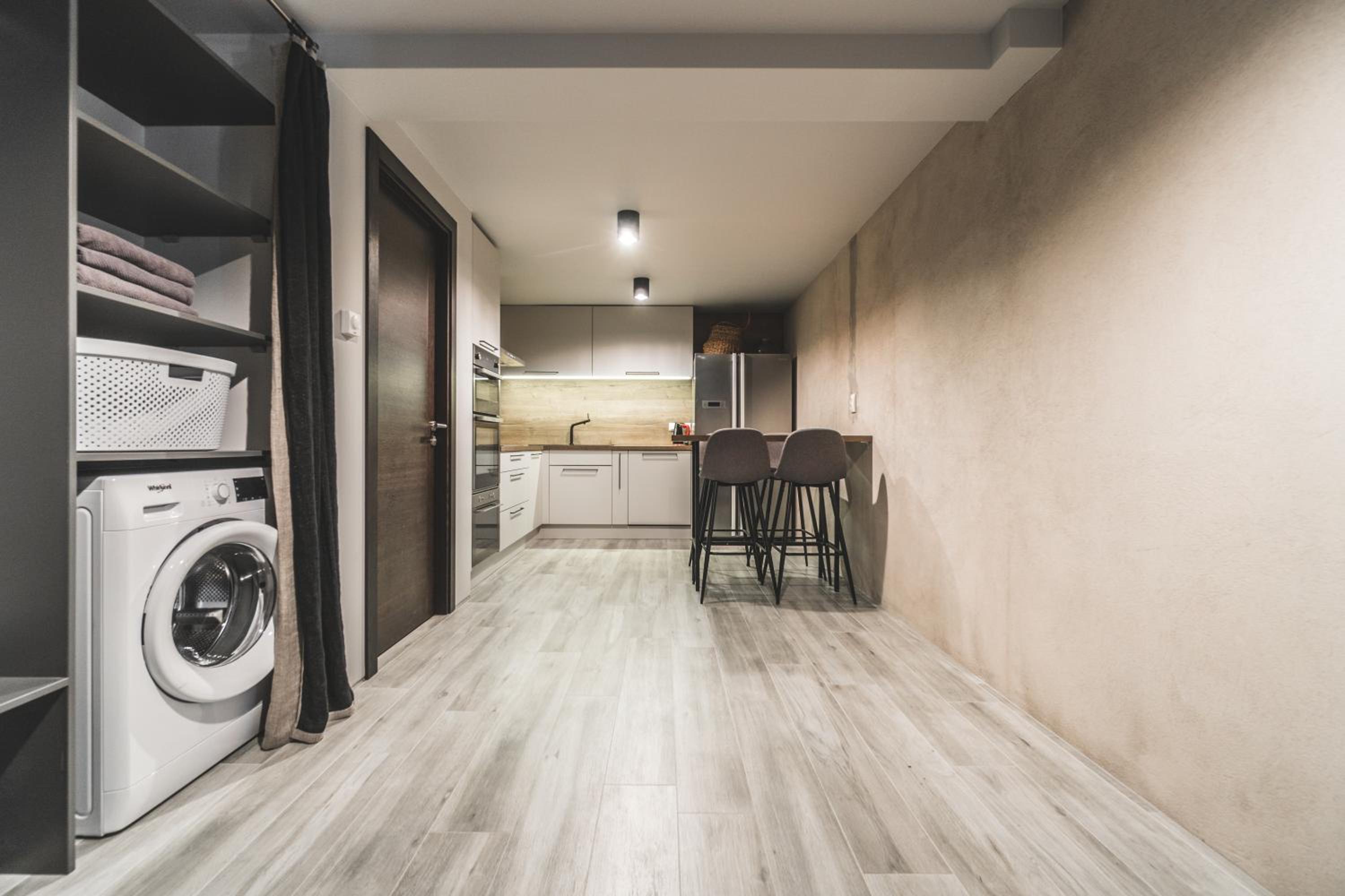 Semi Basement Two-Bedroom Apartment - Photo 17