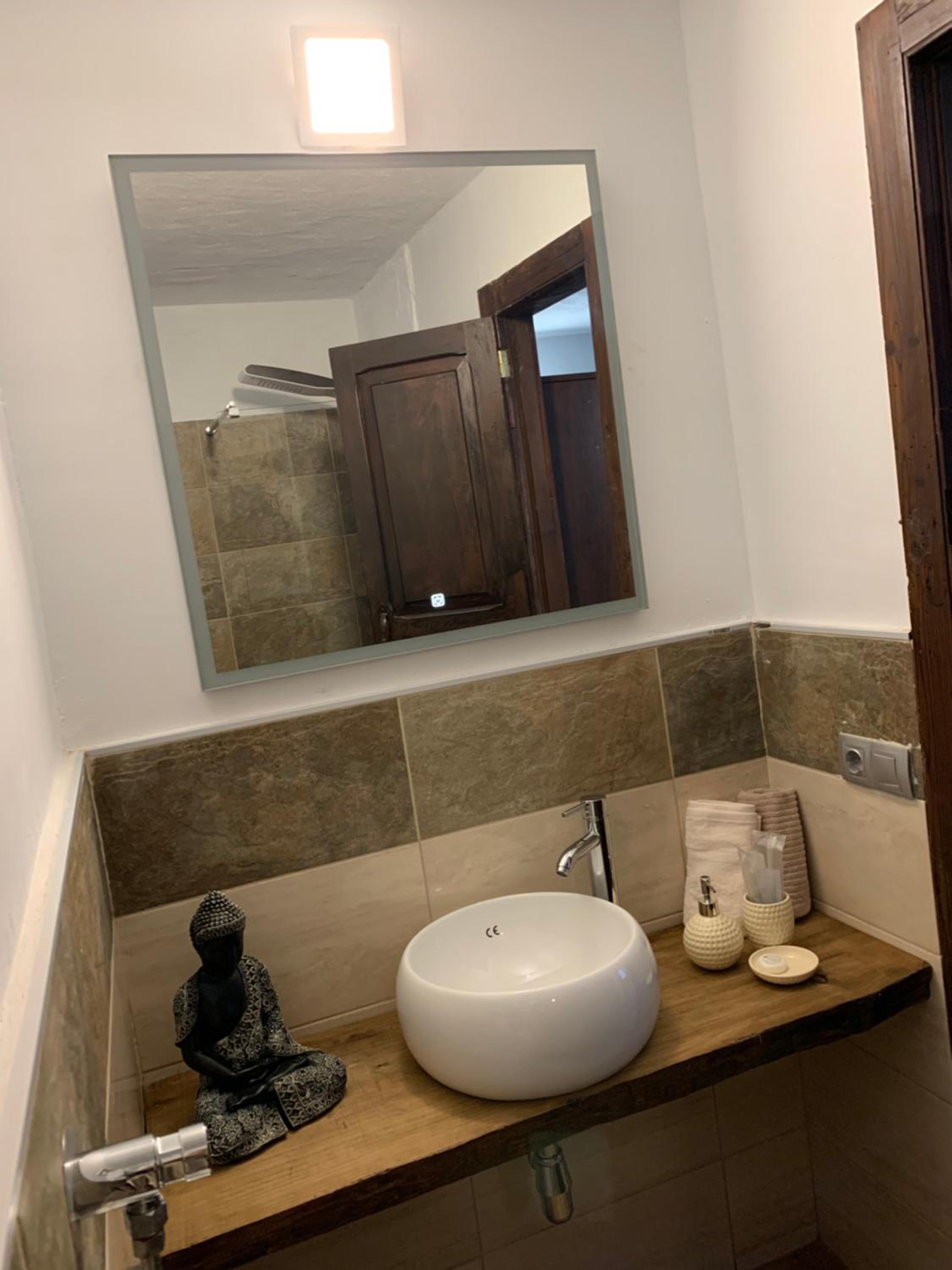 Deluxe Double or Twin Room with Balcony - Photo 3