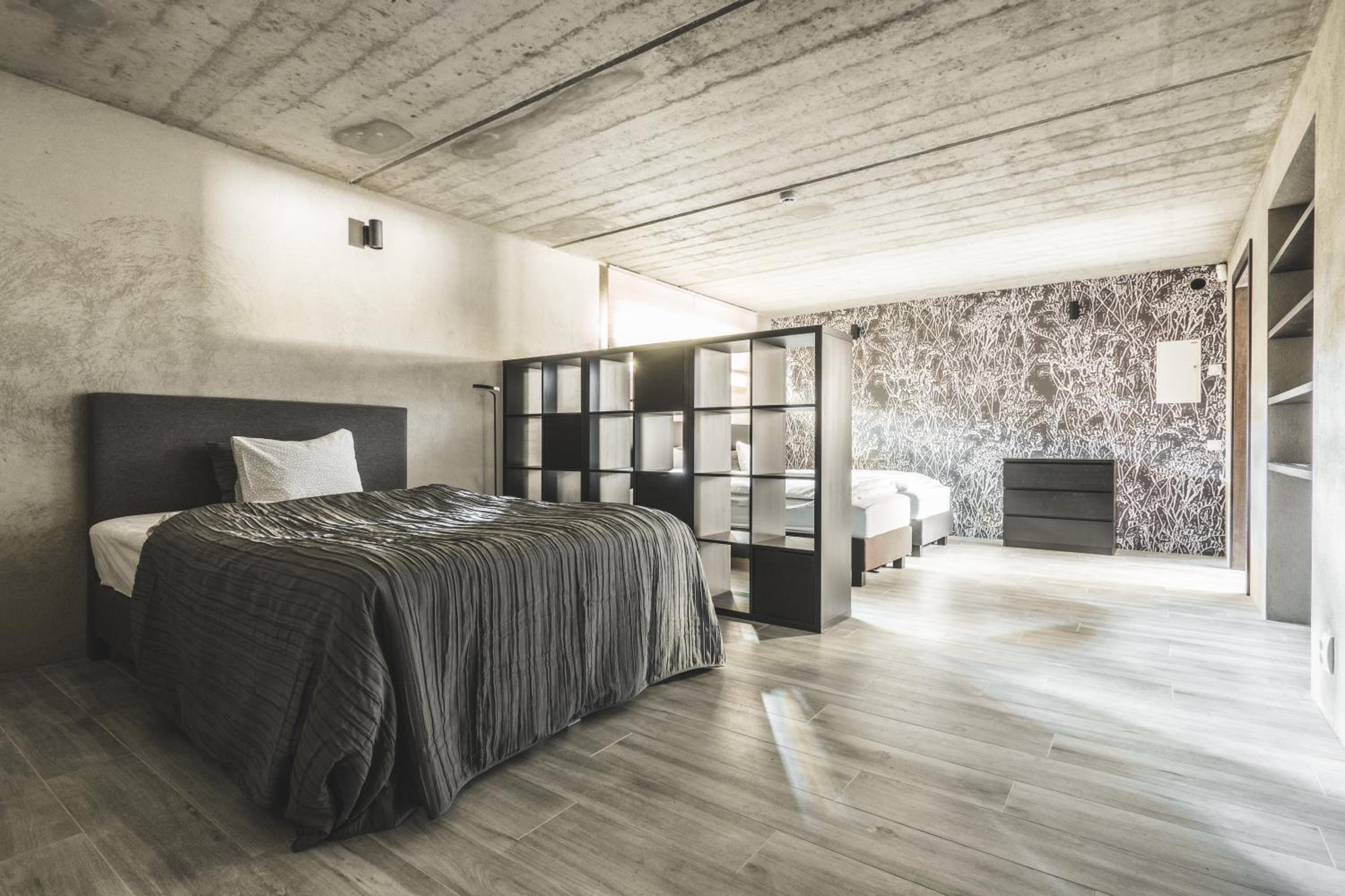 Semi Basement Two-Bedroom Apartment - Photo 8