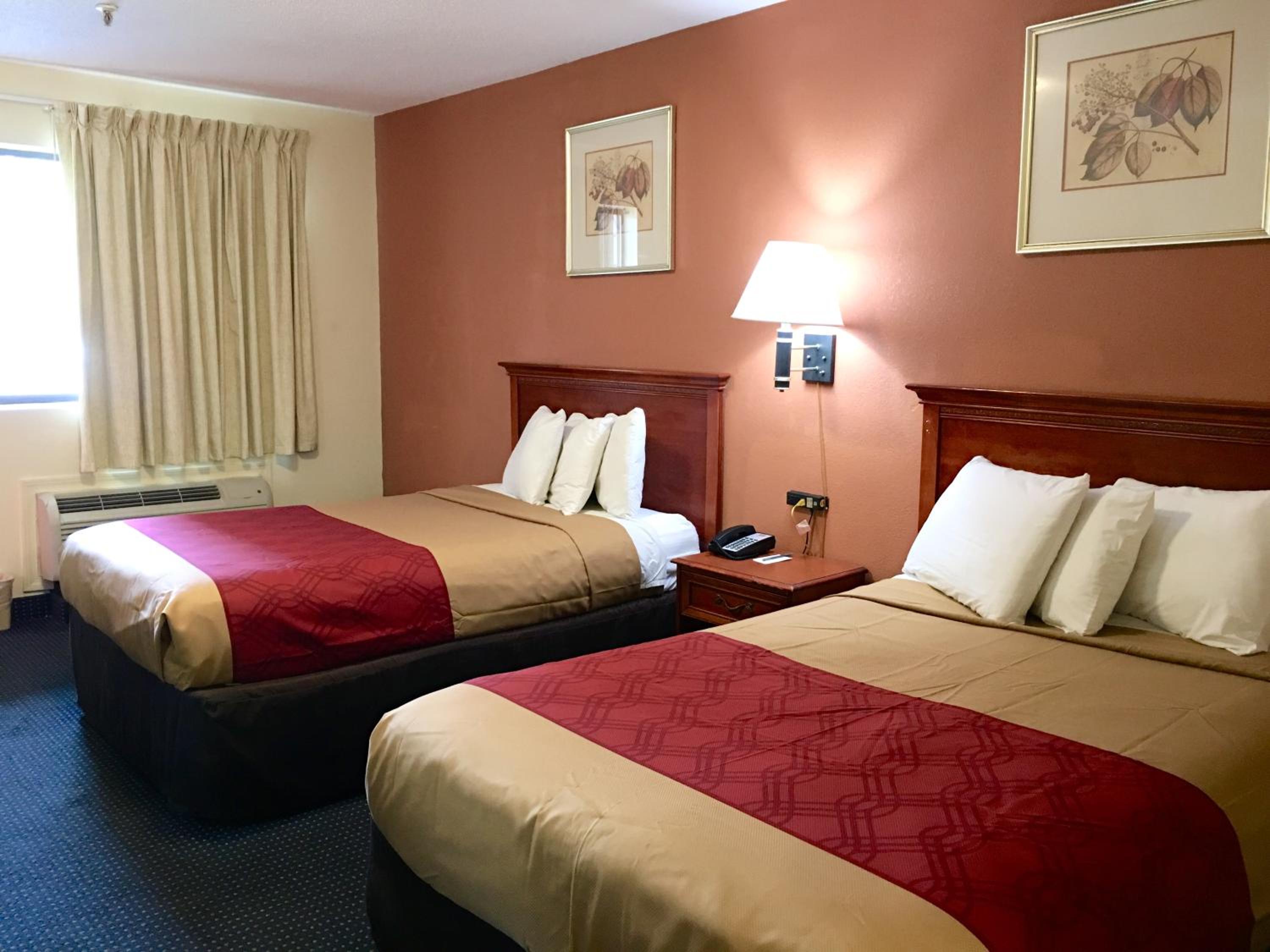 Standard Room with Two Double Beds - Non-Smoking - Photo 10