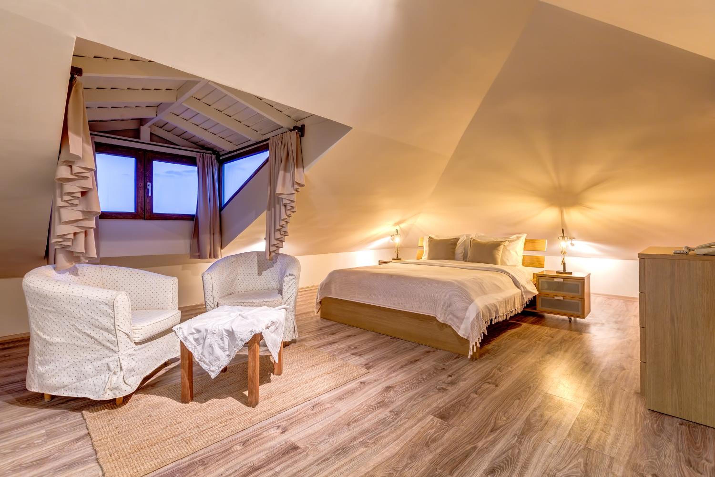 Double Room - Attic photo 1