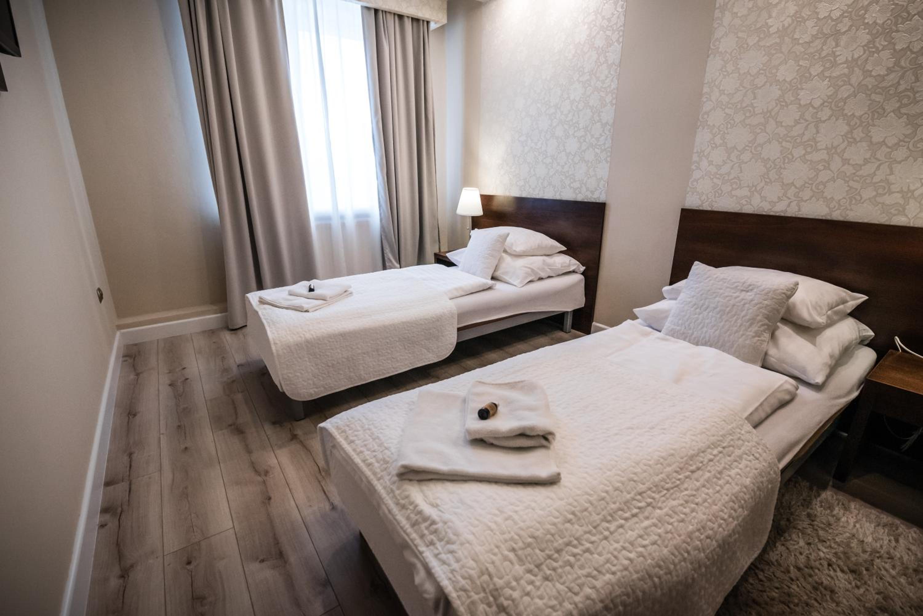 Double Room - Photo 3