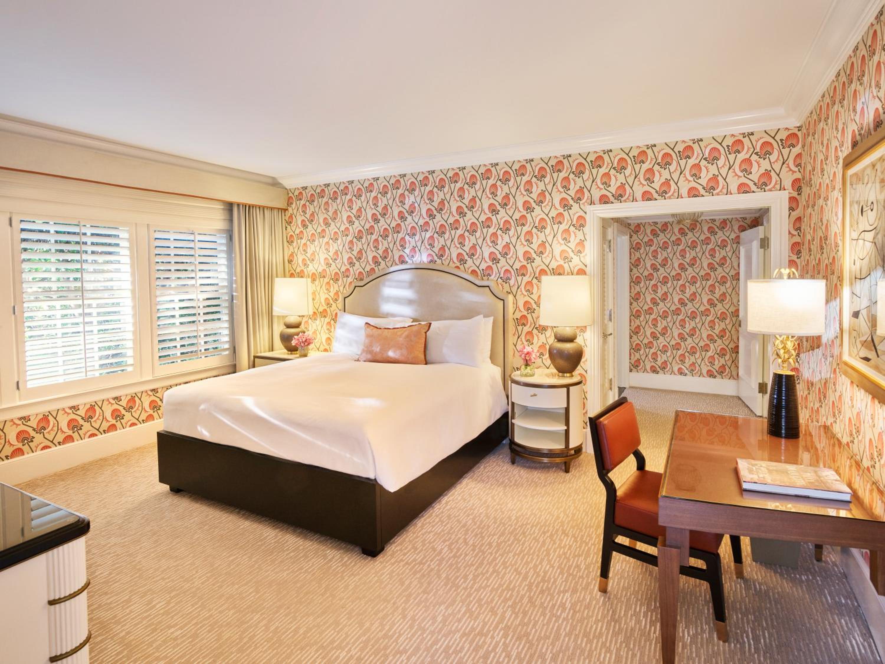 Bungalow King Room thumbnail 6