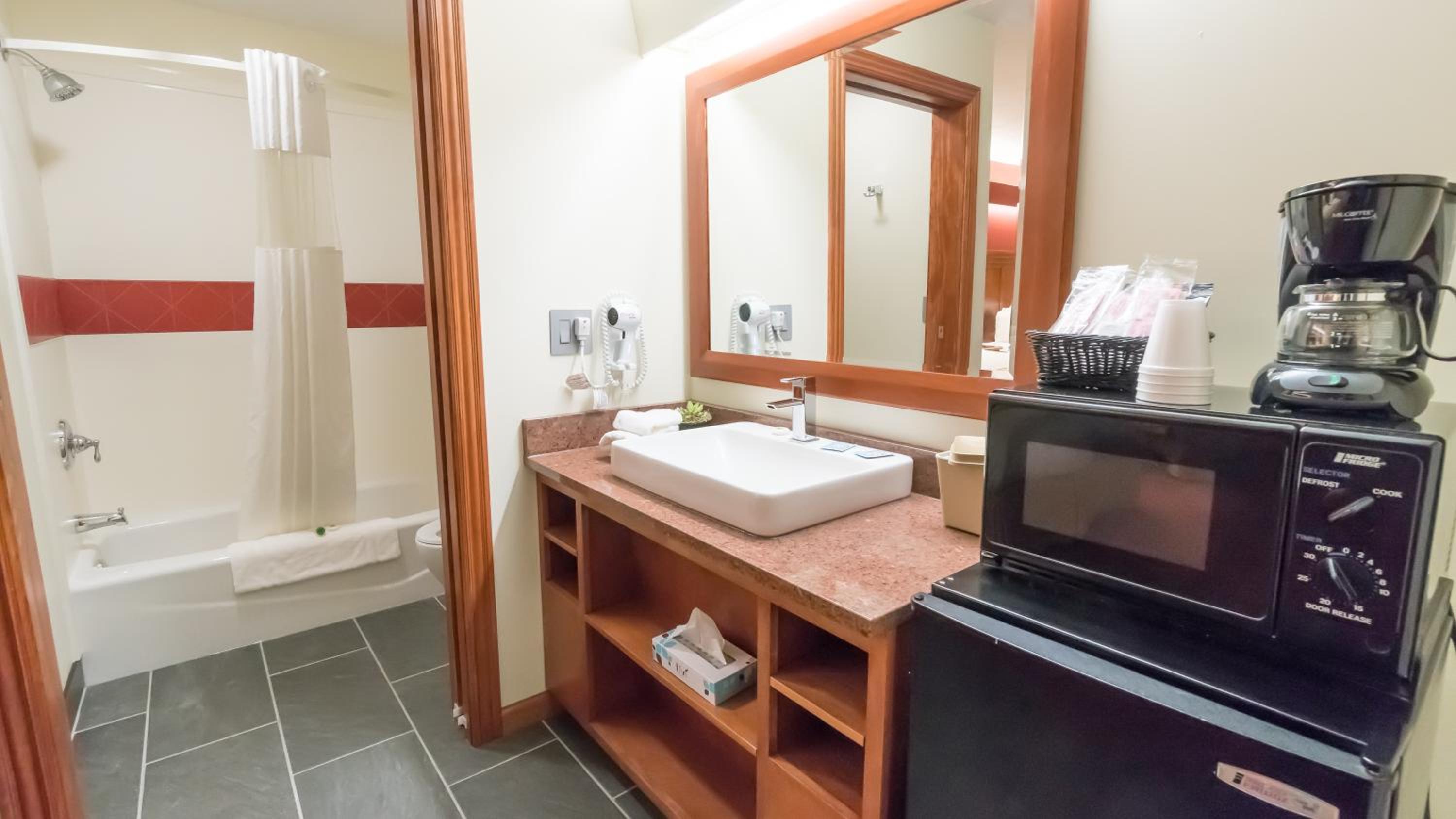 Deluxe Double Room with Bath photo 3