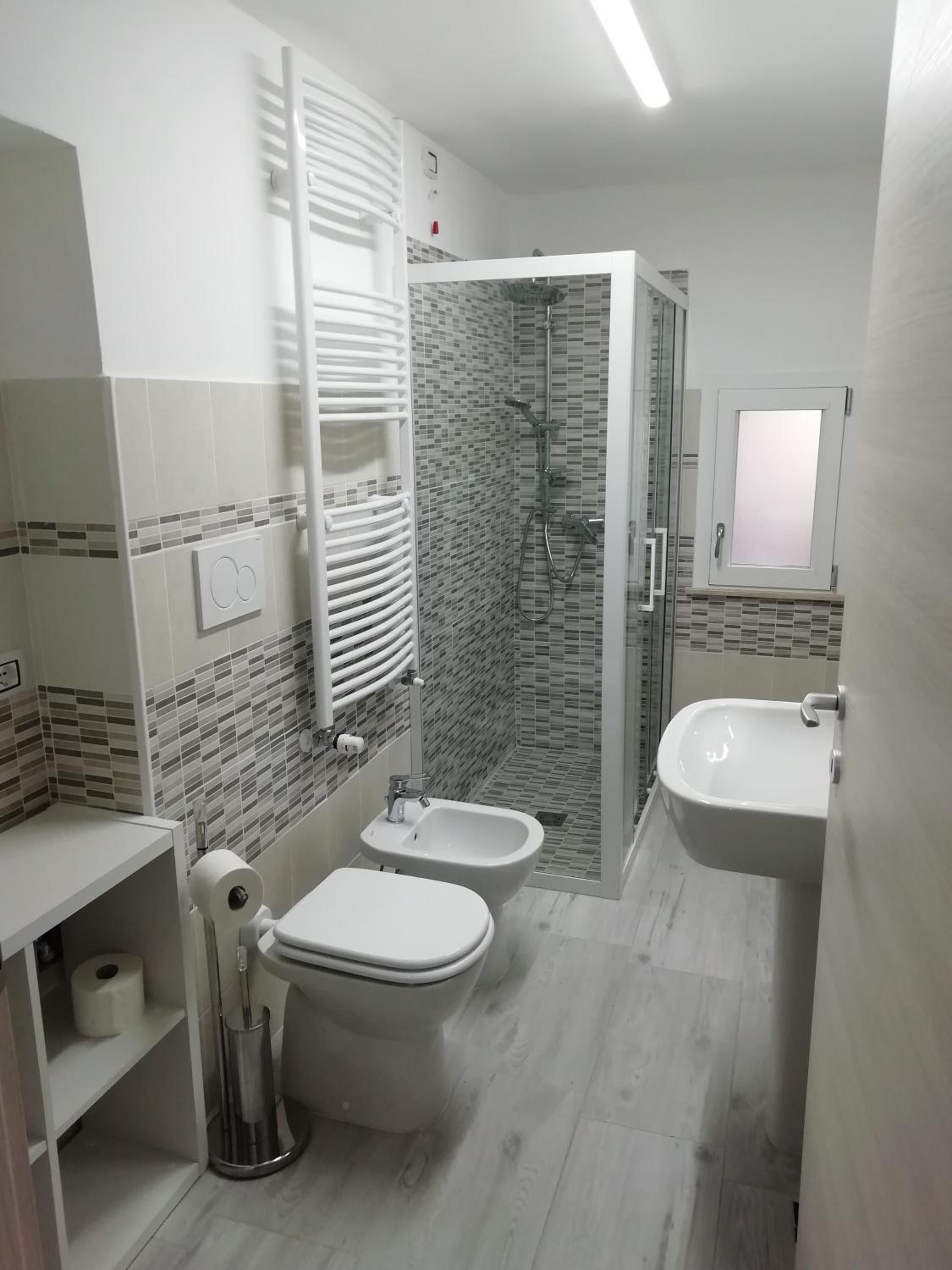 Family Room with Private Bathroom - Photo 23