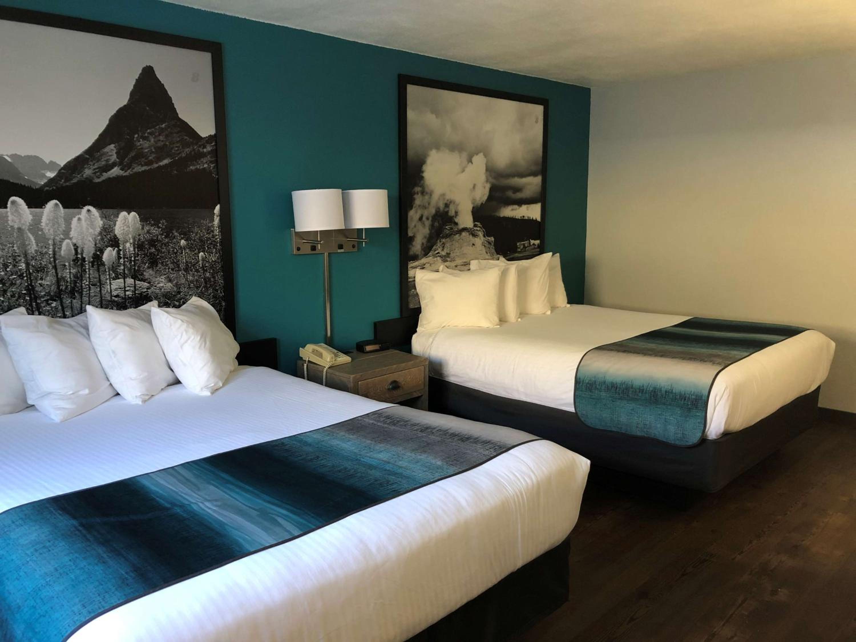 Queen Room with Two Queen Beds - Non-Smoking - Photo 2