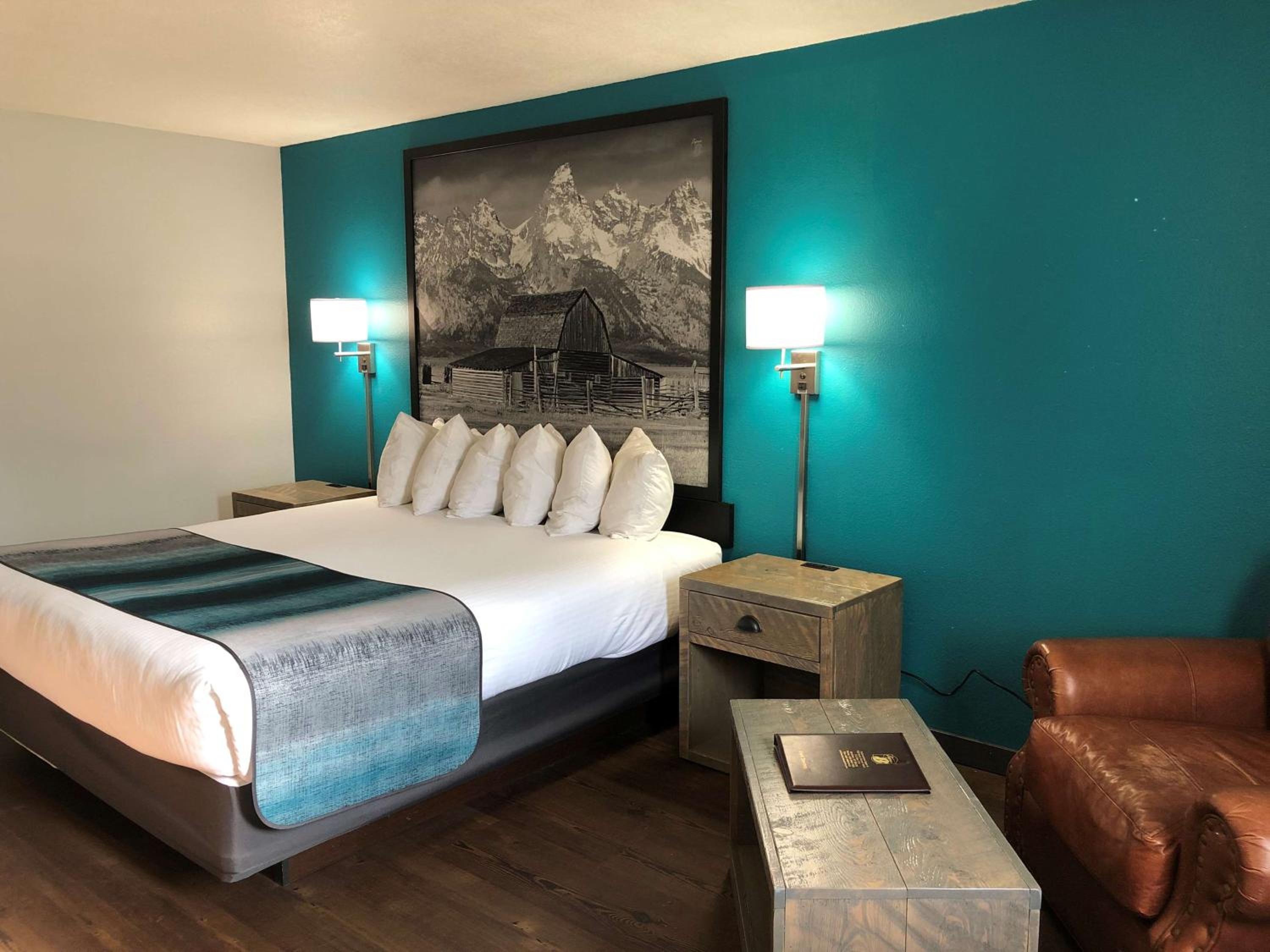 King Room - Non-Smoking - Photo 5