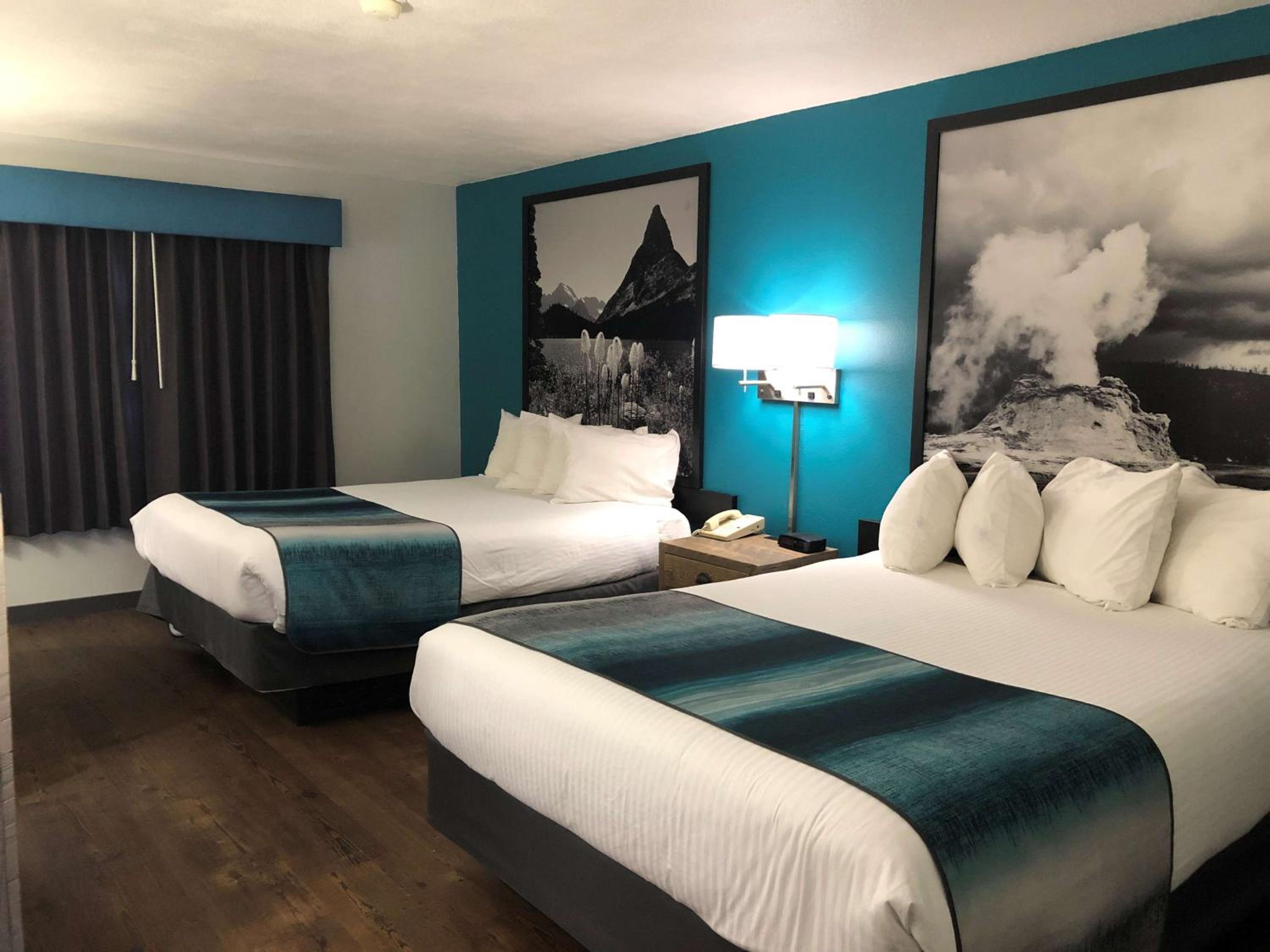 Queen Room with Two Queen Beds - Non-Smoking - Photo 5
