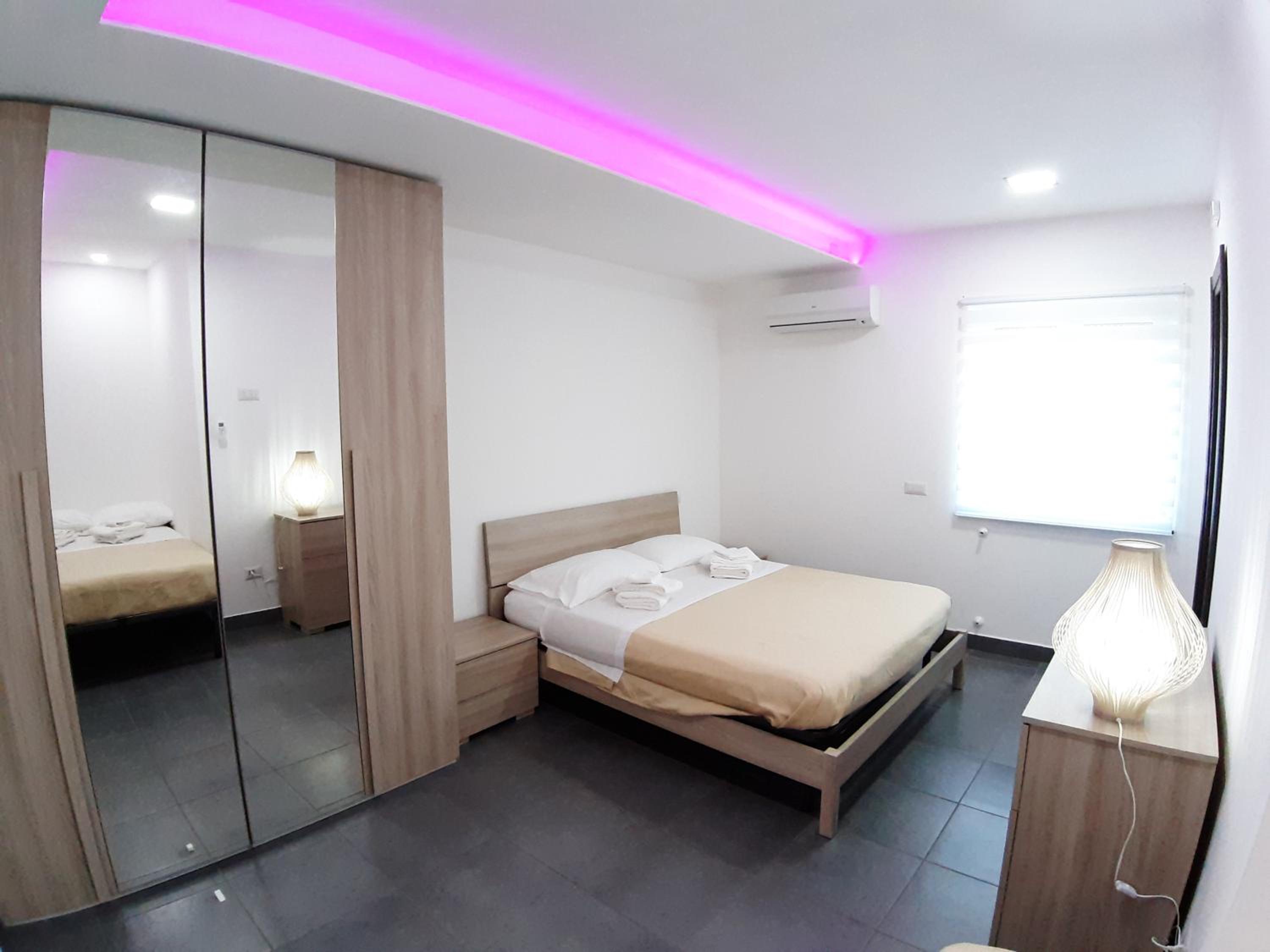 Large Double Room photo 1