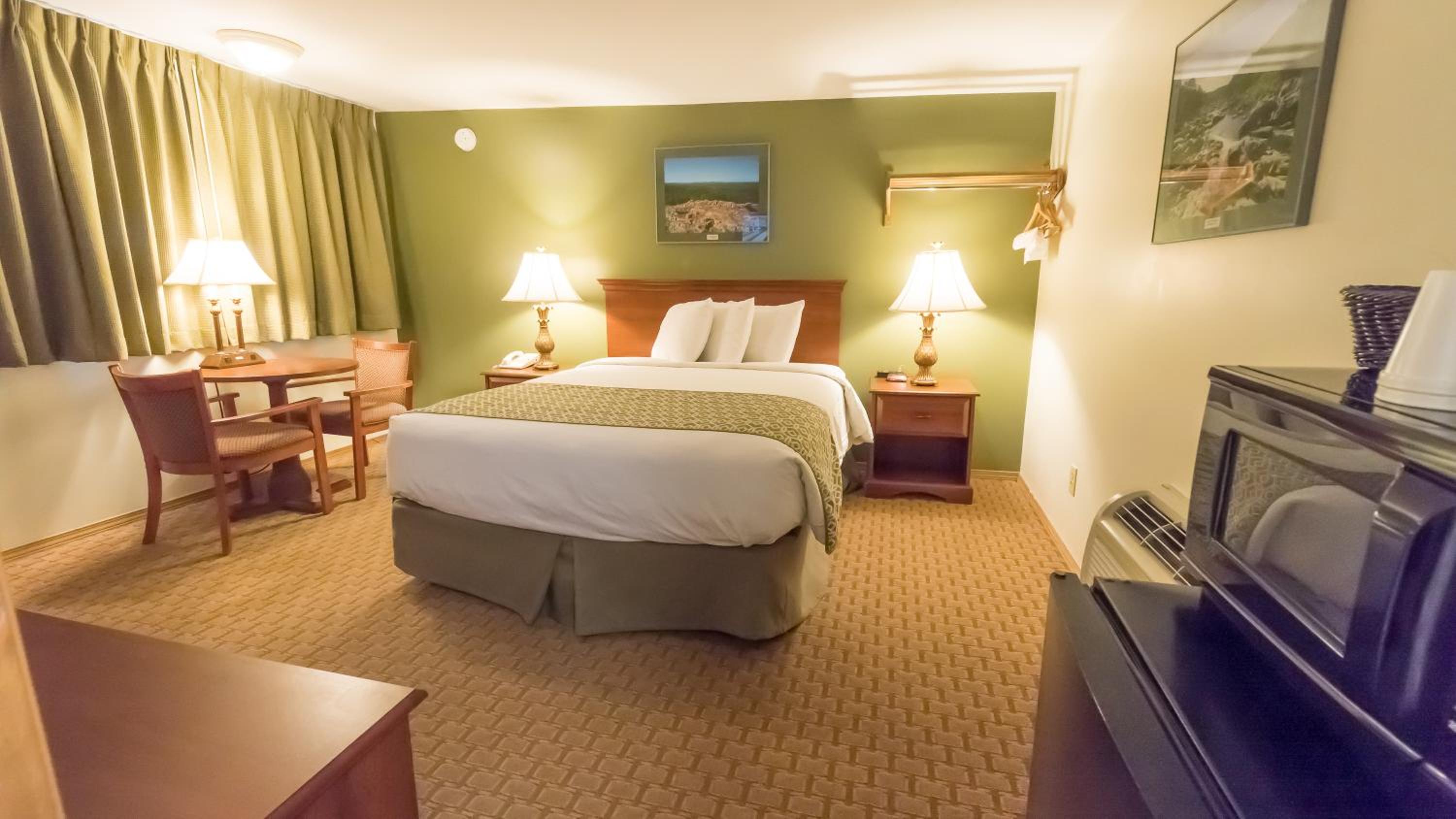 Queen Room with Pool View