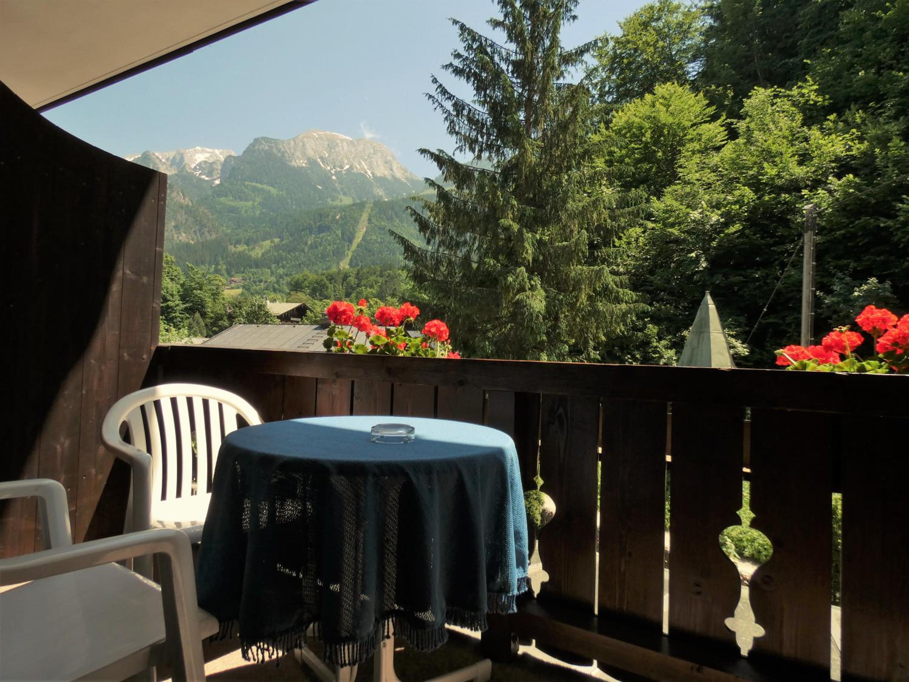 Quadruple Room with Mountain View photo 3