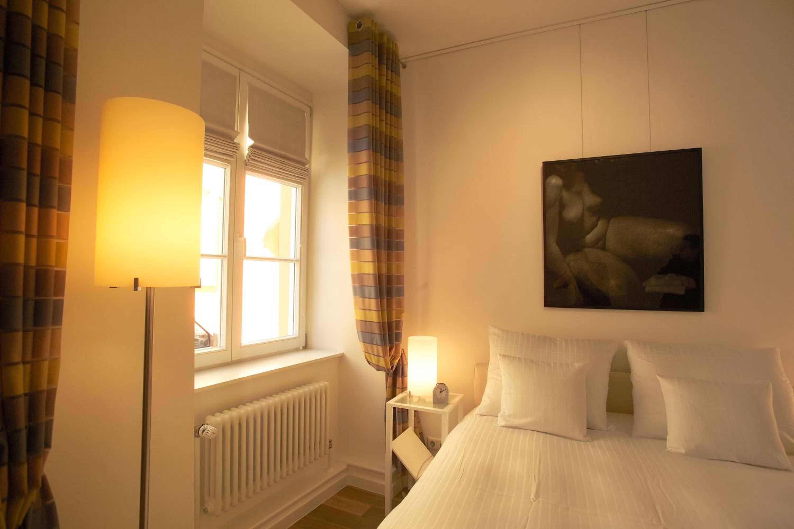 Suite - Photo 11