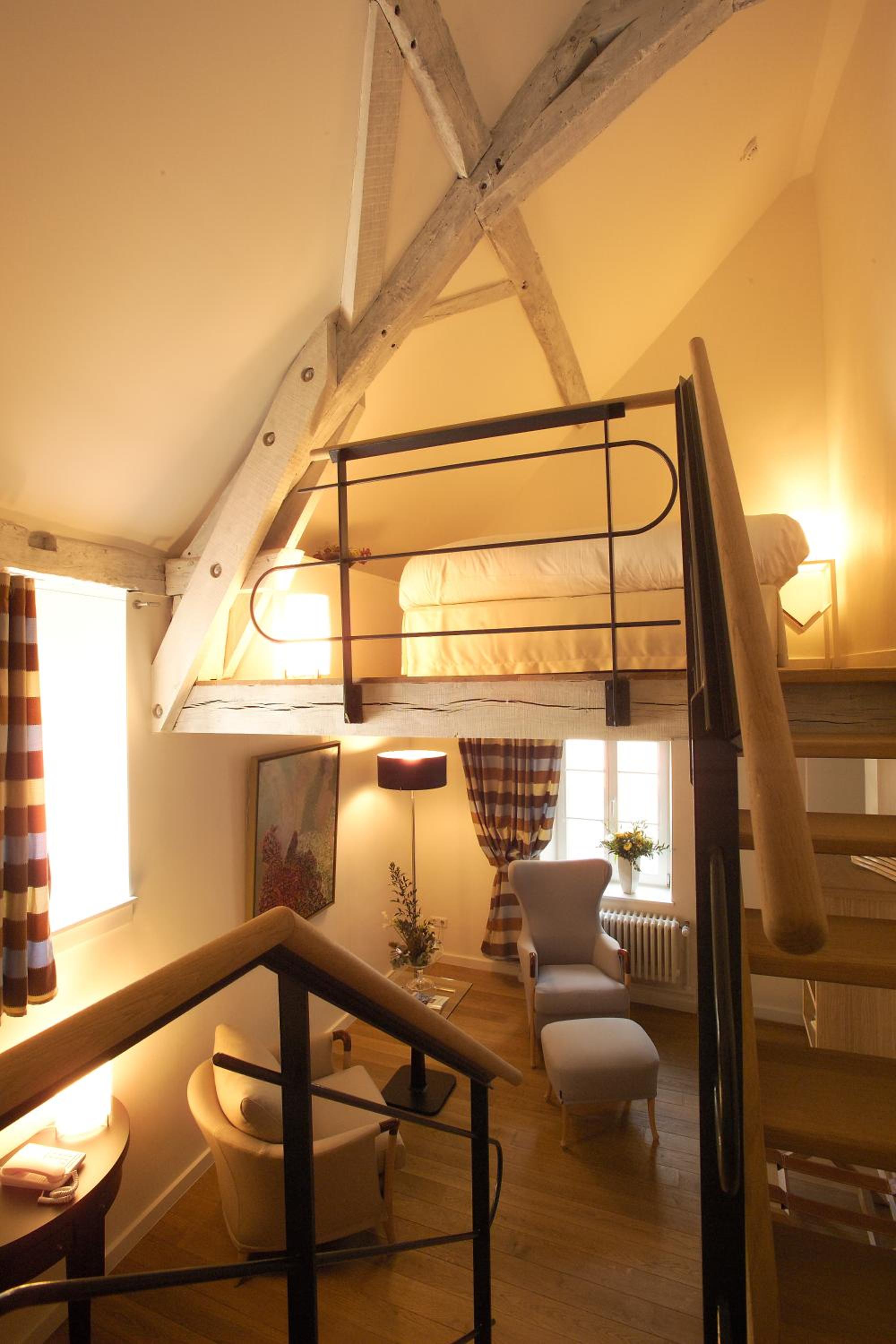 Suite - Photo 3