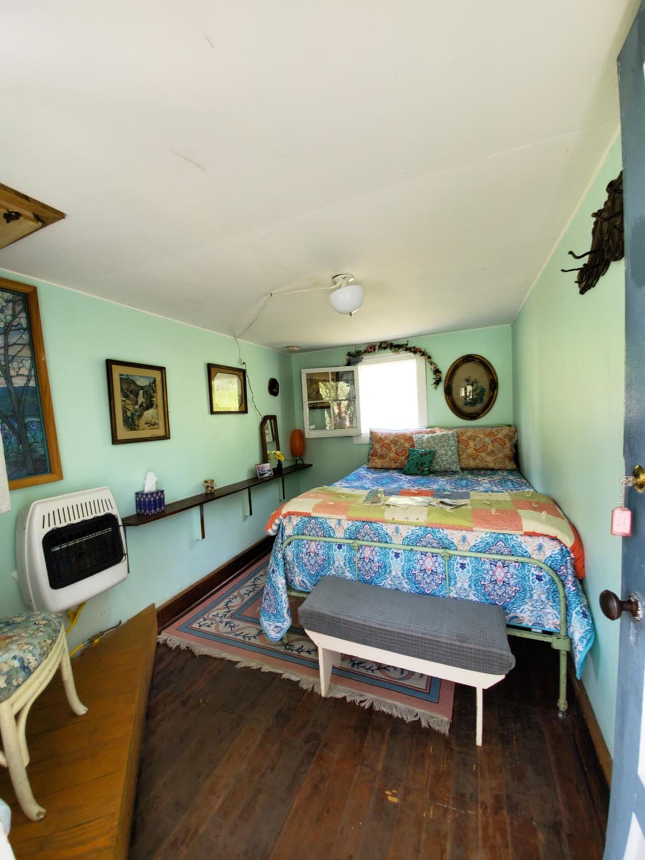 Cabin #3 - The Bird Room photo 1