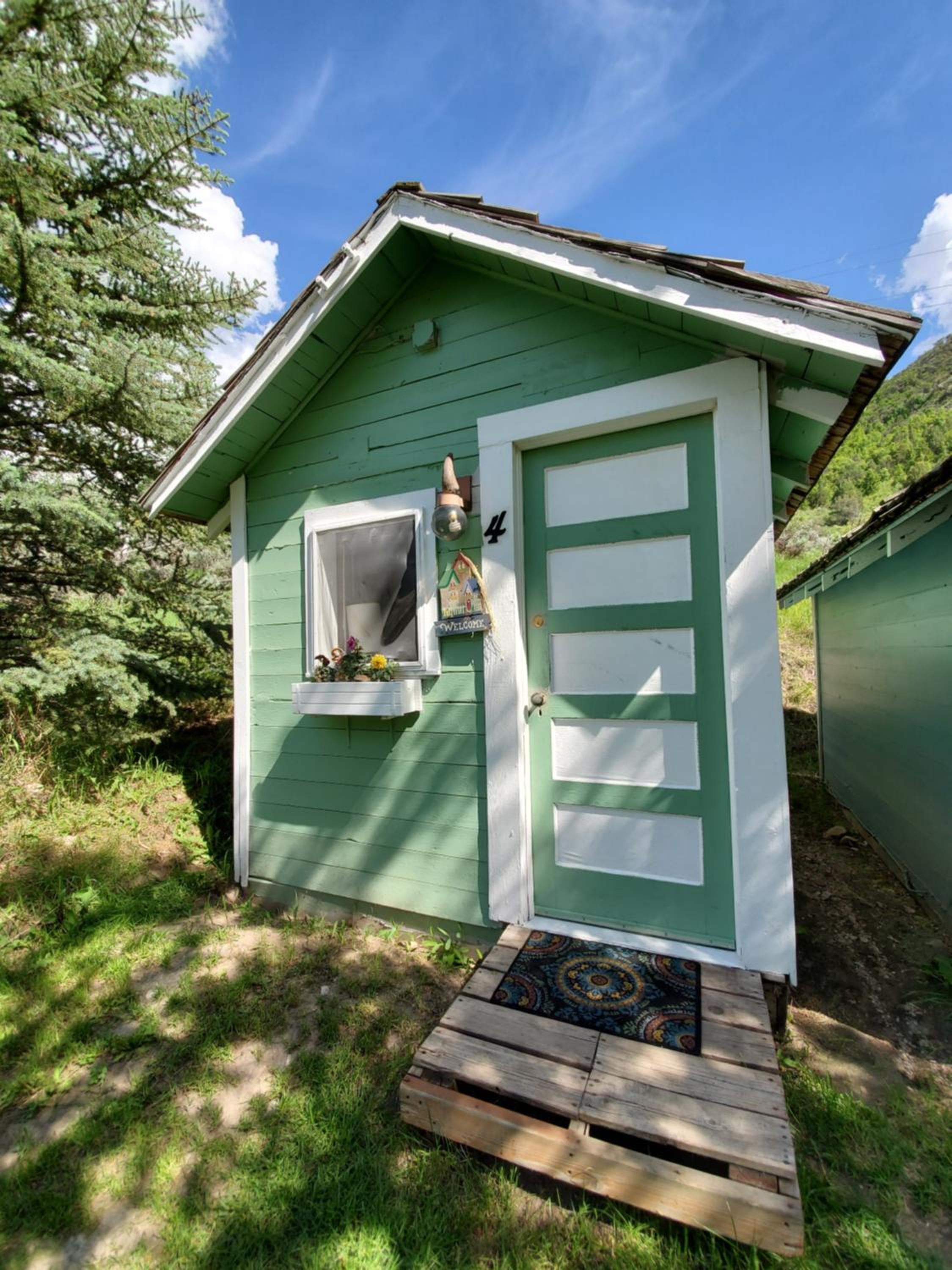 Cabin #4 - Suzy's Cabin photo 2