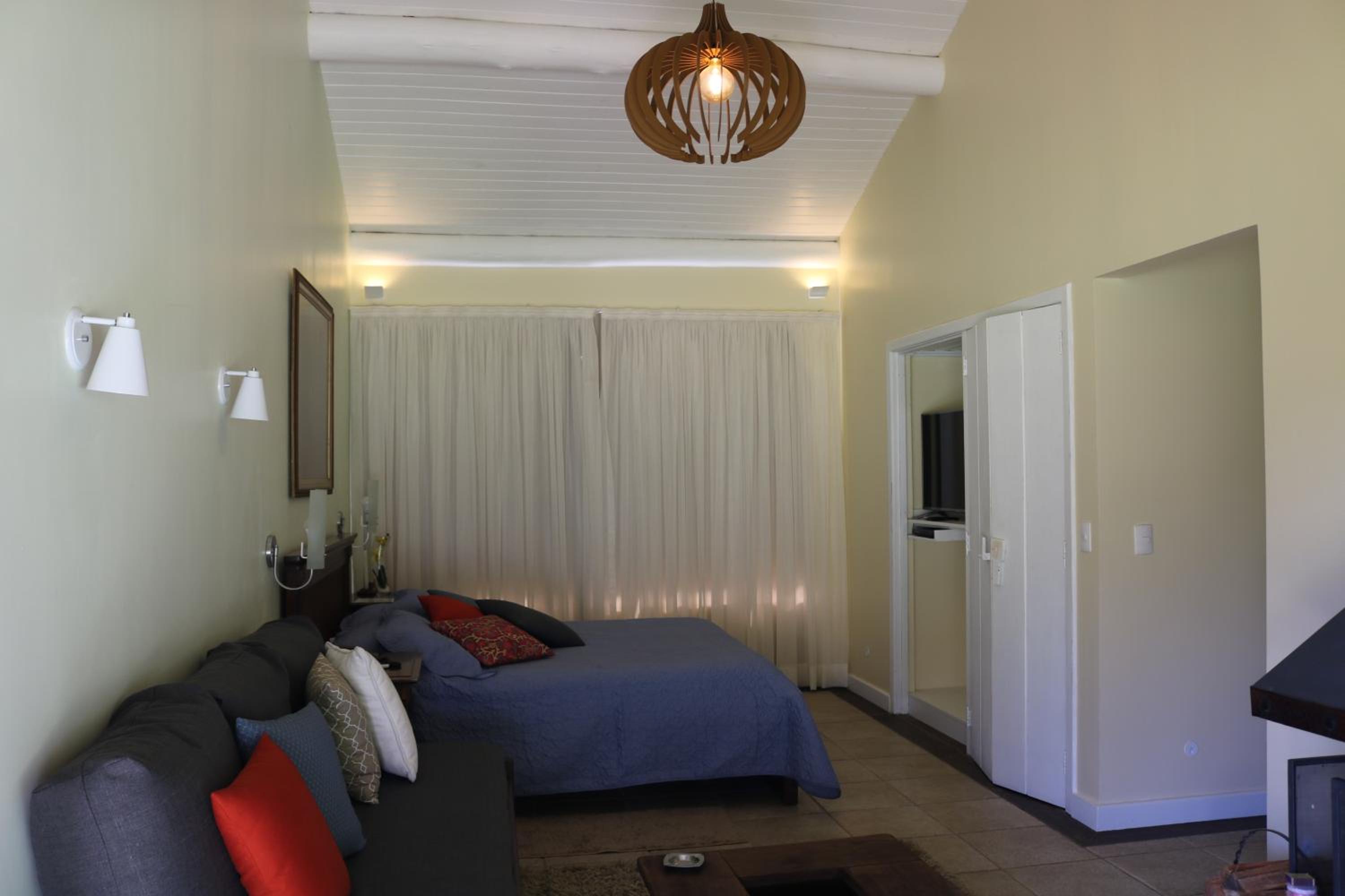 Deluxe Suite with Spa Bath photo 3