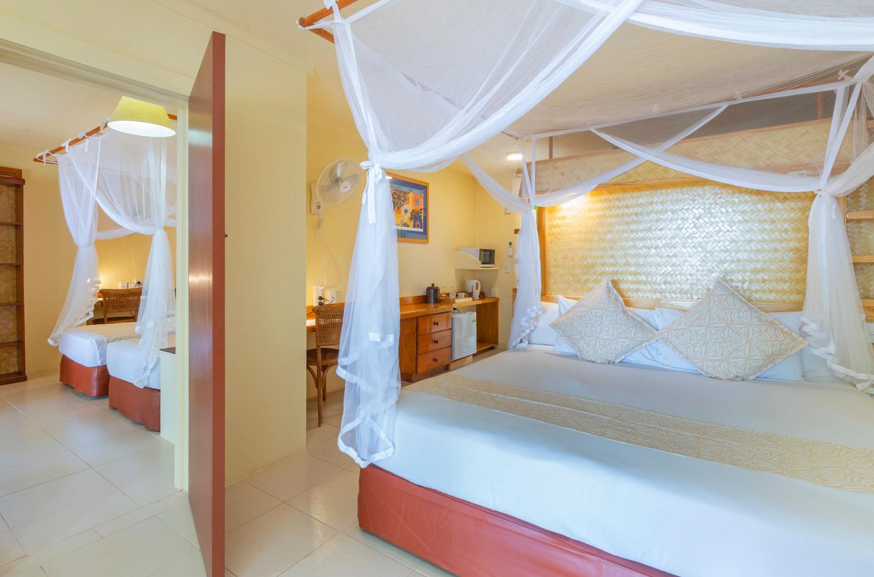 4-Bedroom Beachfront Interconnecting Family Suite