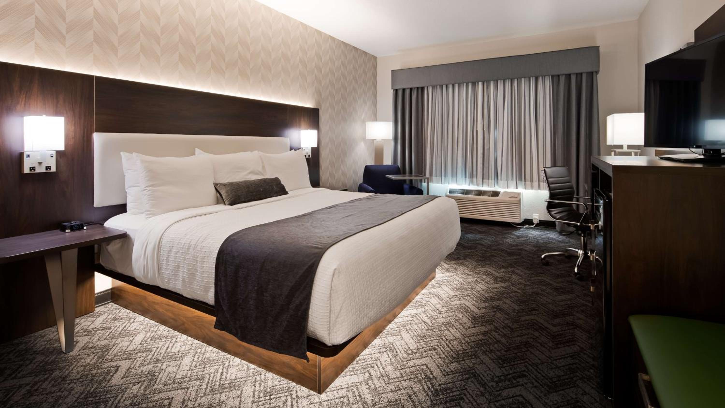 King Room - Non-Smoking - Photo 1