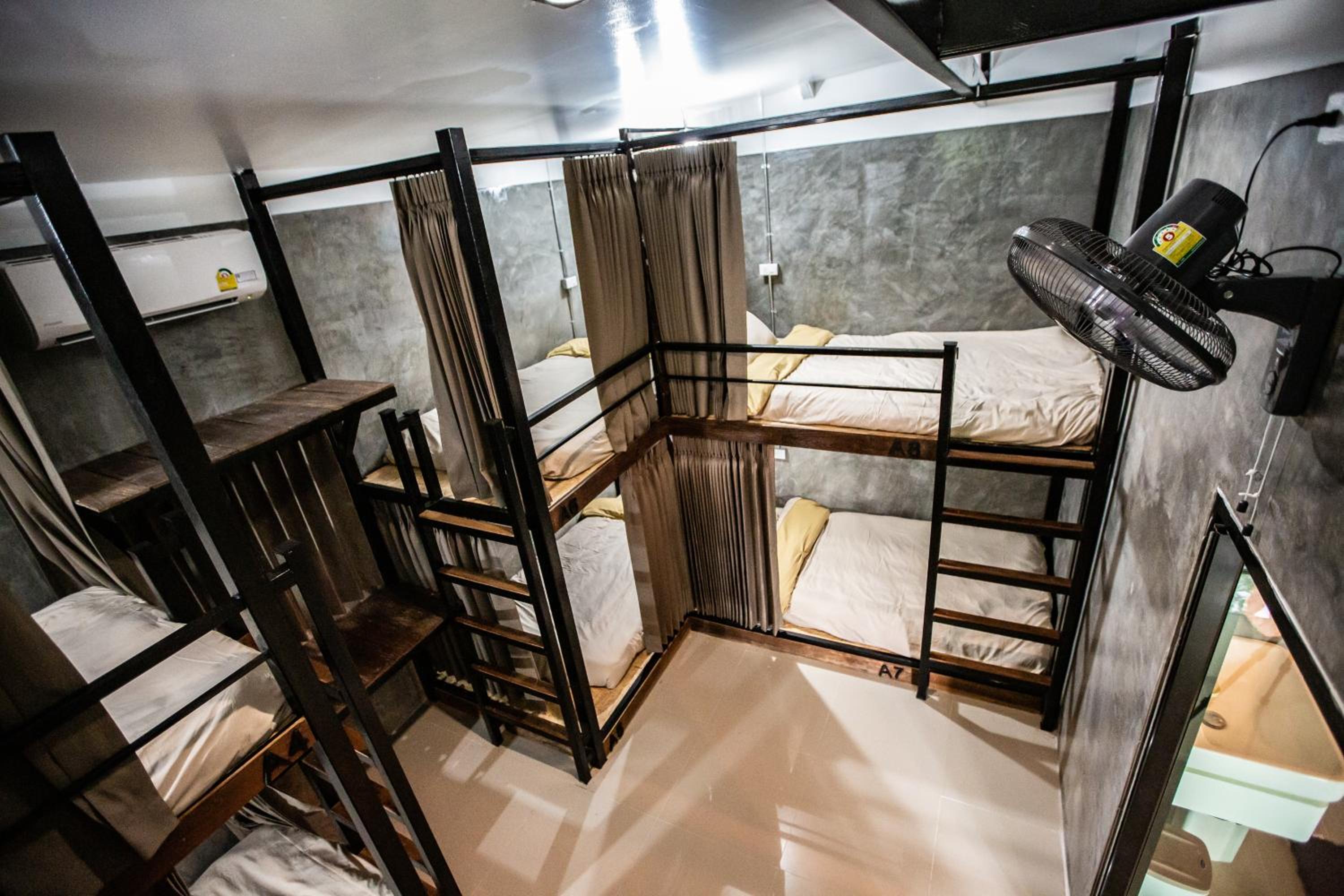 Single Bed in Mixed Dormitory Room photo 1