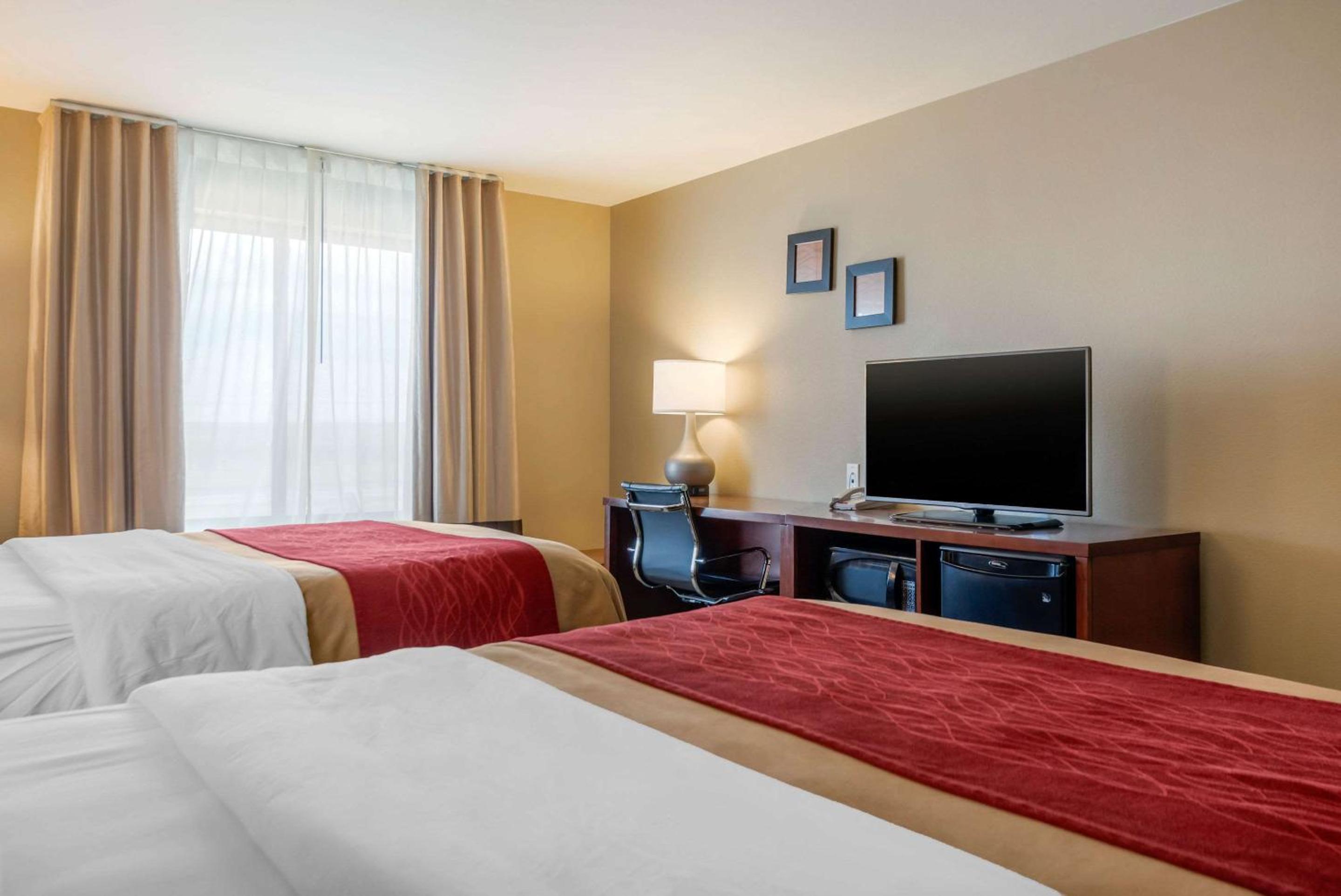 Queen Room with Two Queen Beds - Photo 1