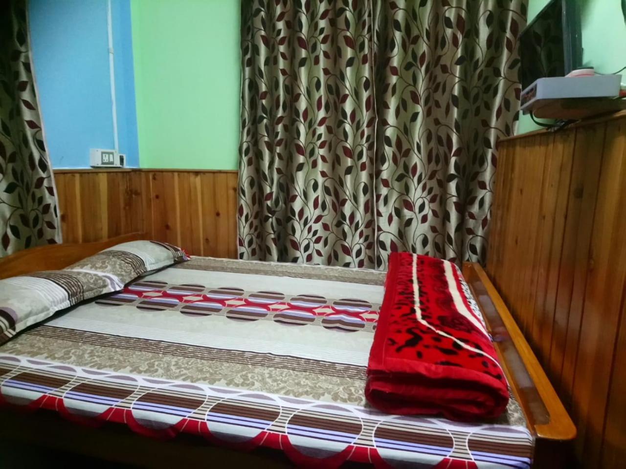 Deluxe Double Room (2 Adults + 1 Child) photo 1
