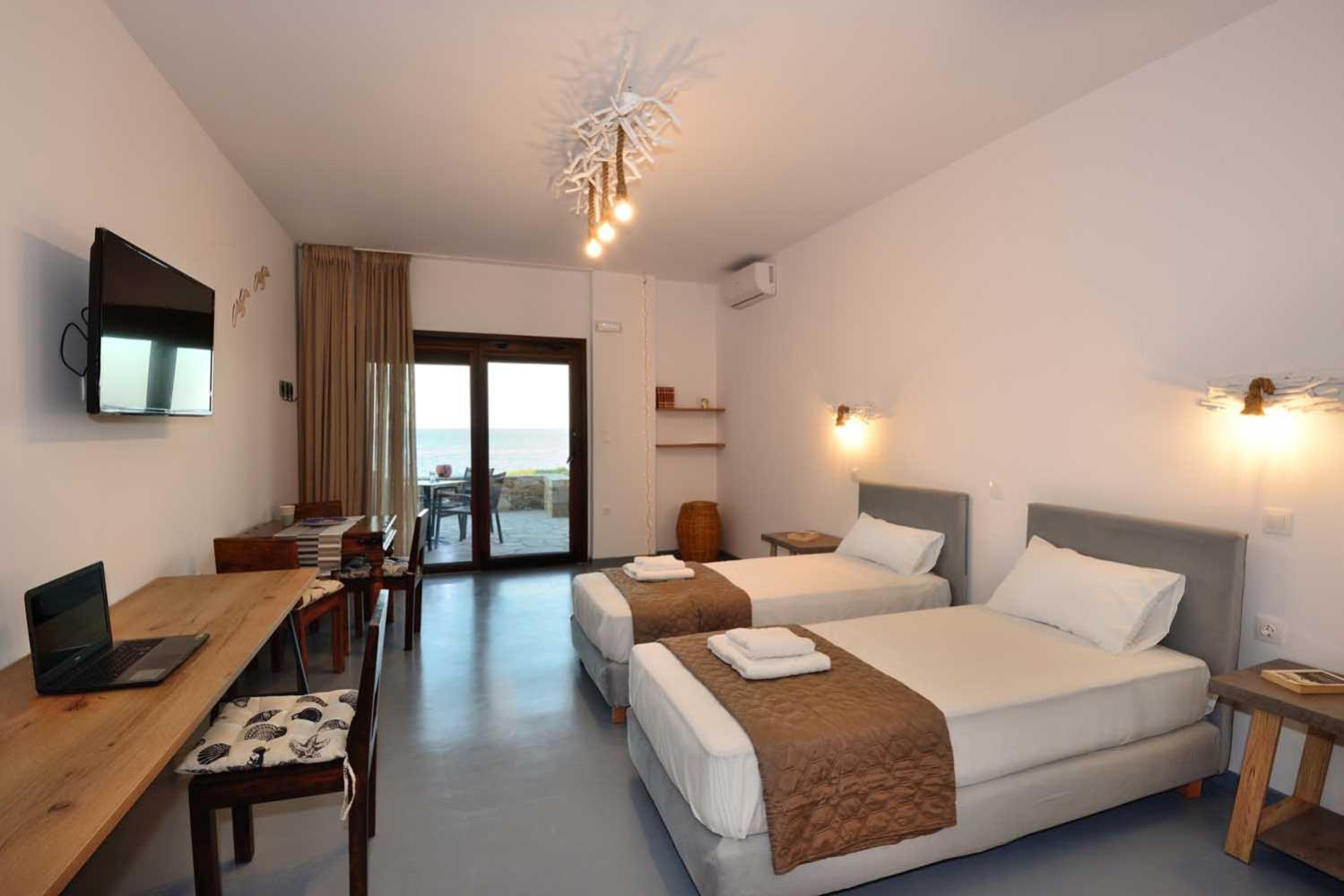 One-Bedroom House photo 2