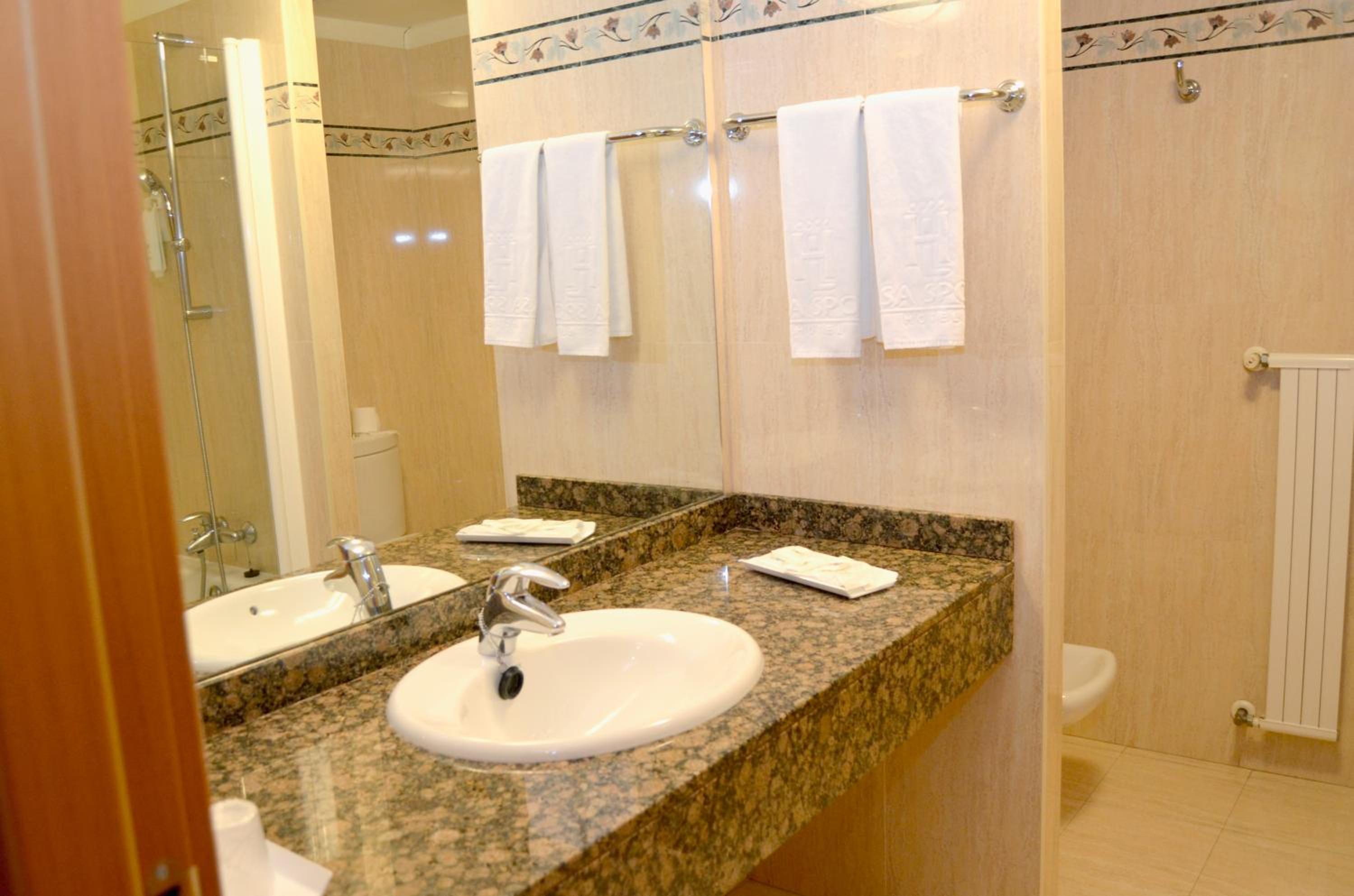 Superior Twin Room - Photo 2