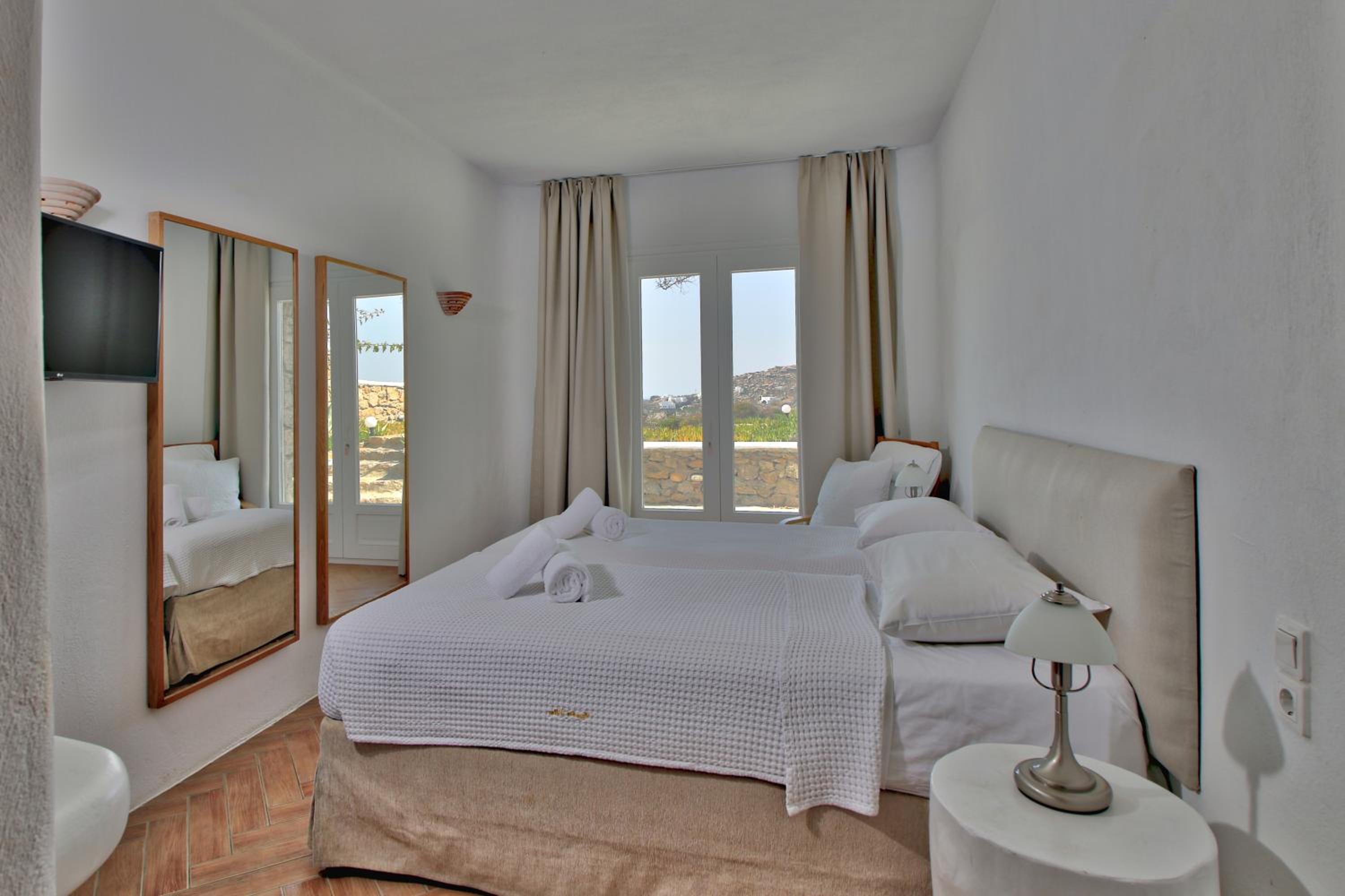 Three-Bedroom Villa photo 2