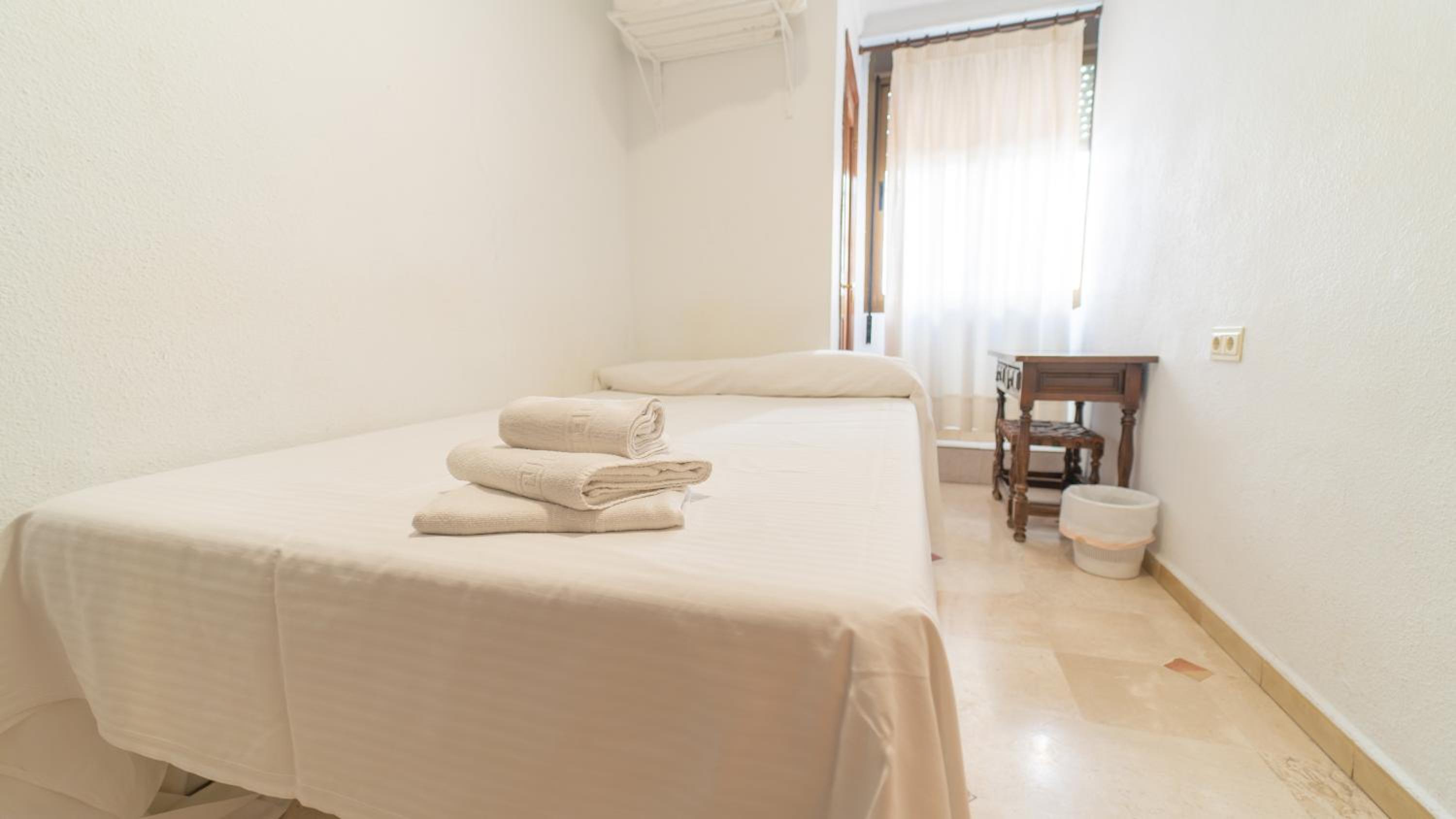 Double Room - Photo 2