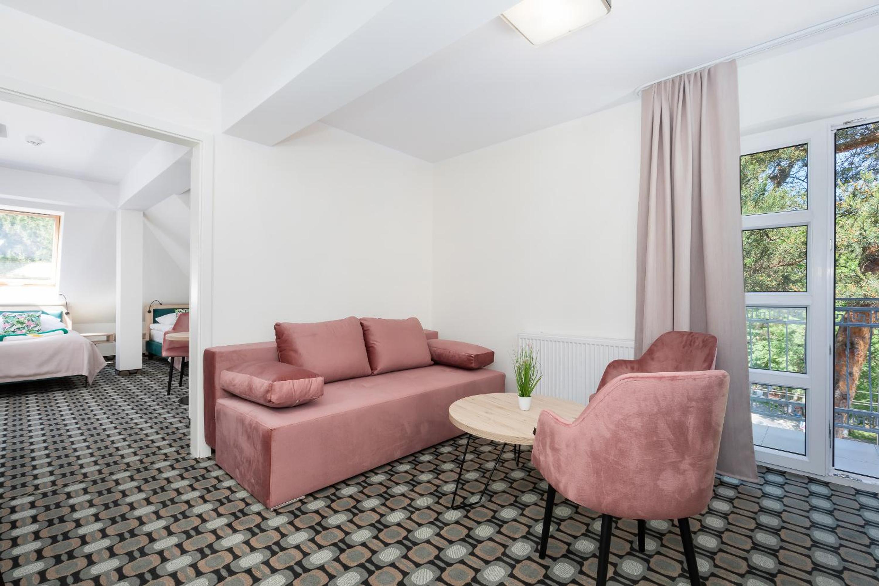 Family Room photo 3