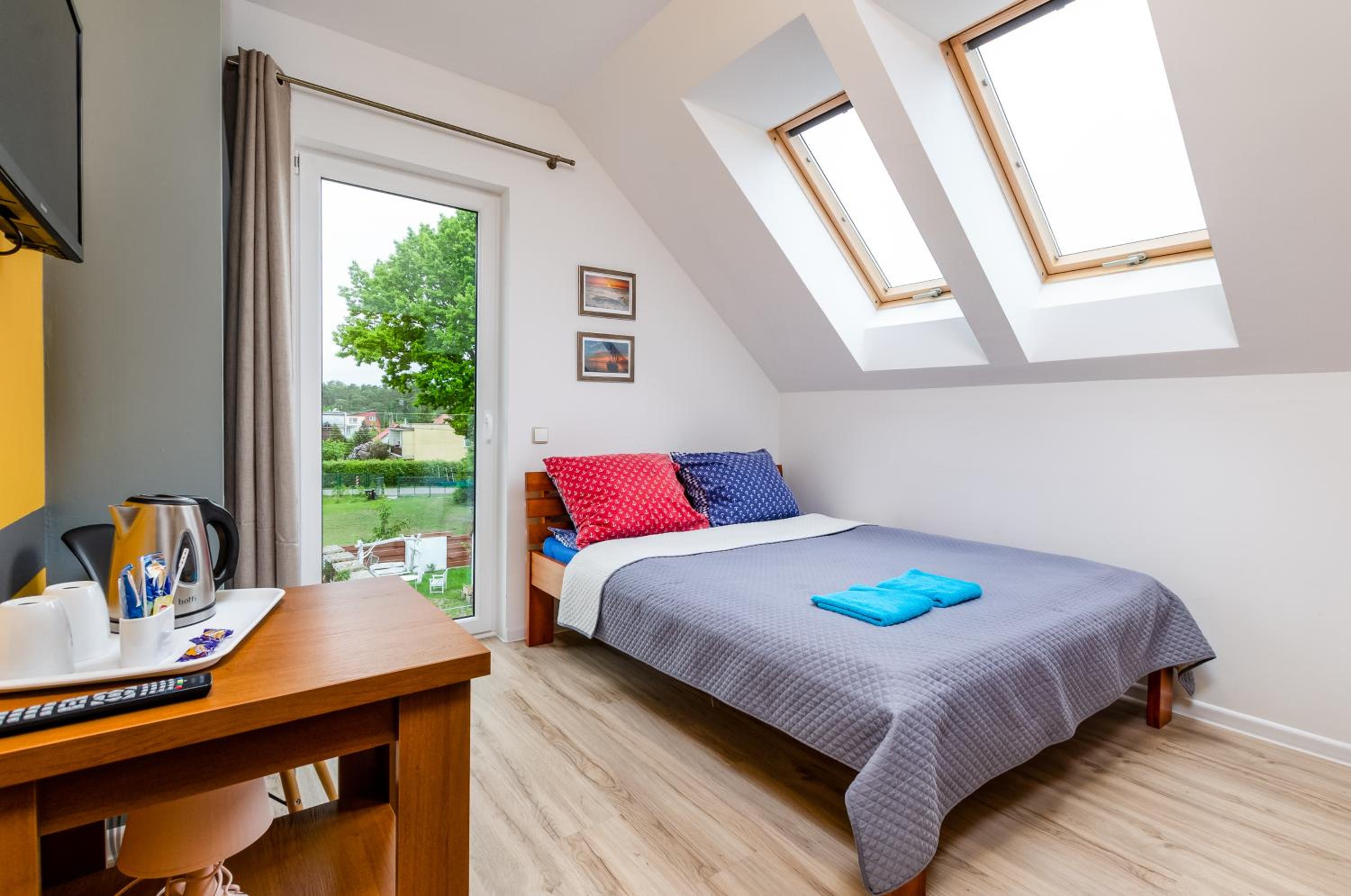 Double Room with Private Bathroom - Photo 2