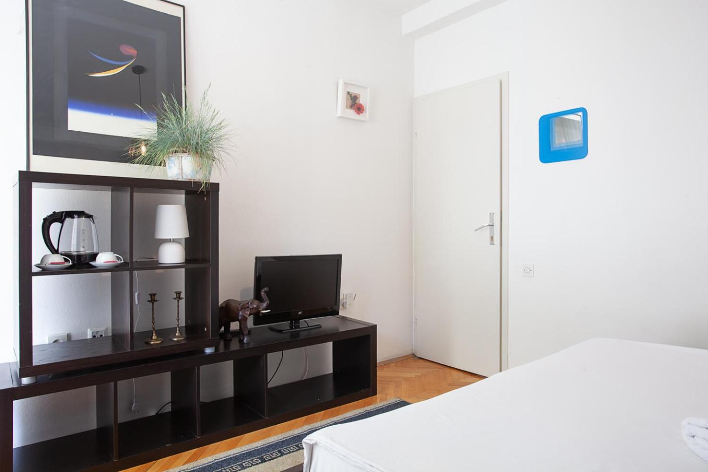 Double Room With Shared Bathroom photo 3