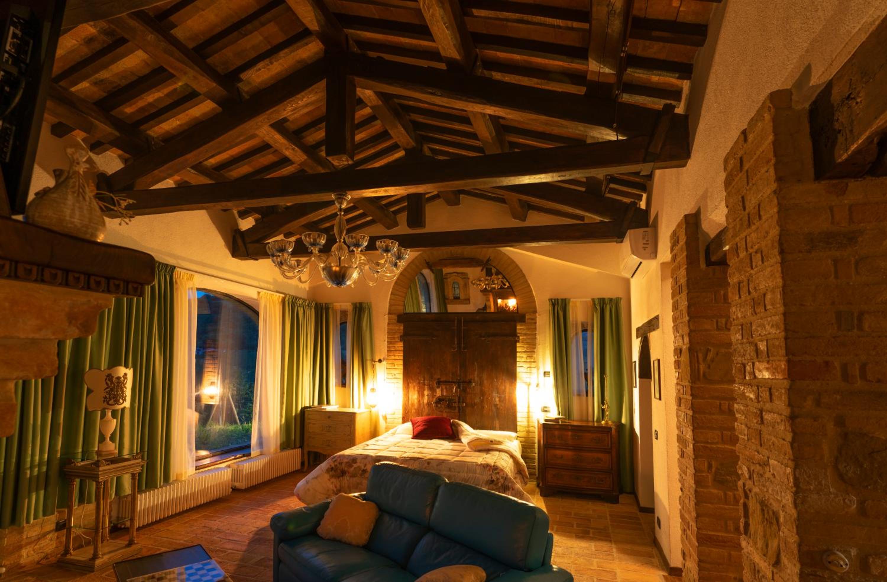 King Room with Spa Bath - Photo 1