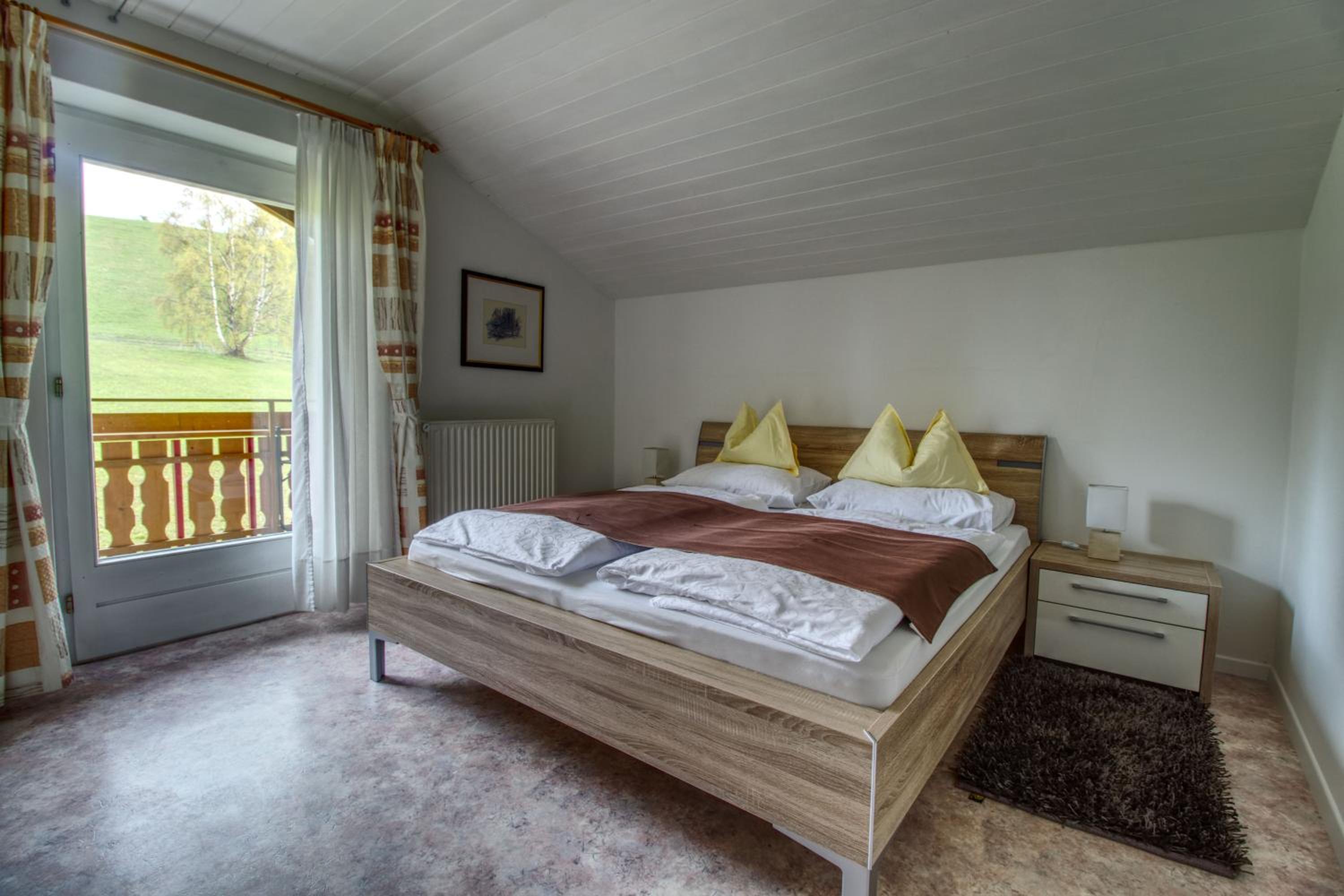 Double Room With Balcony (2 Adults + 1 Child) photo 2