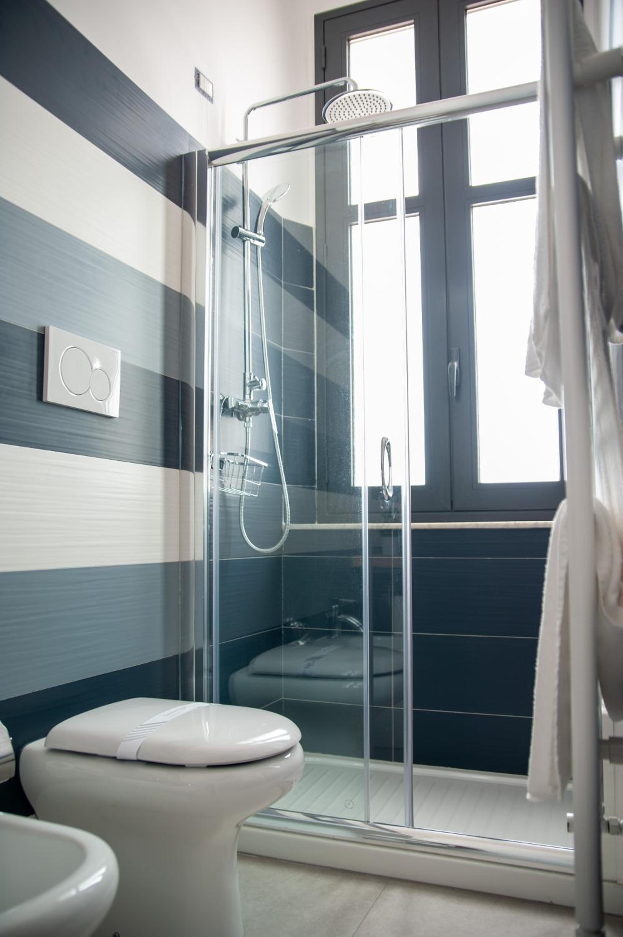 Double Room - Photo 24