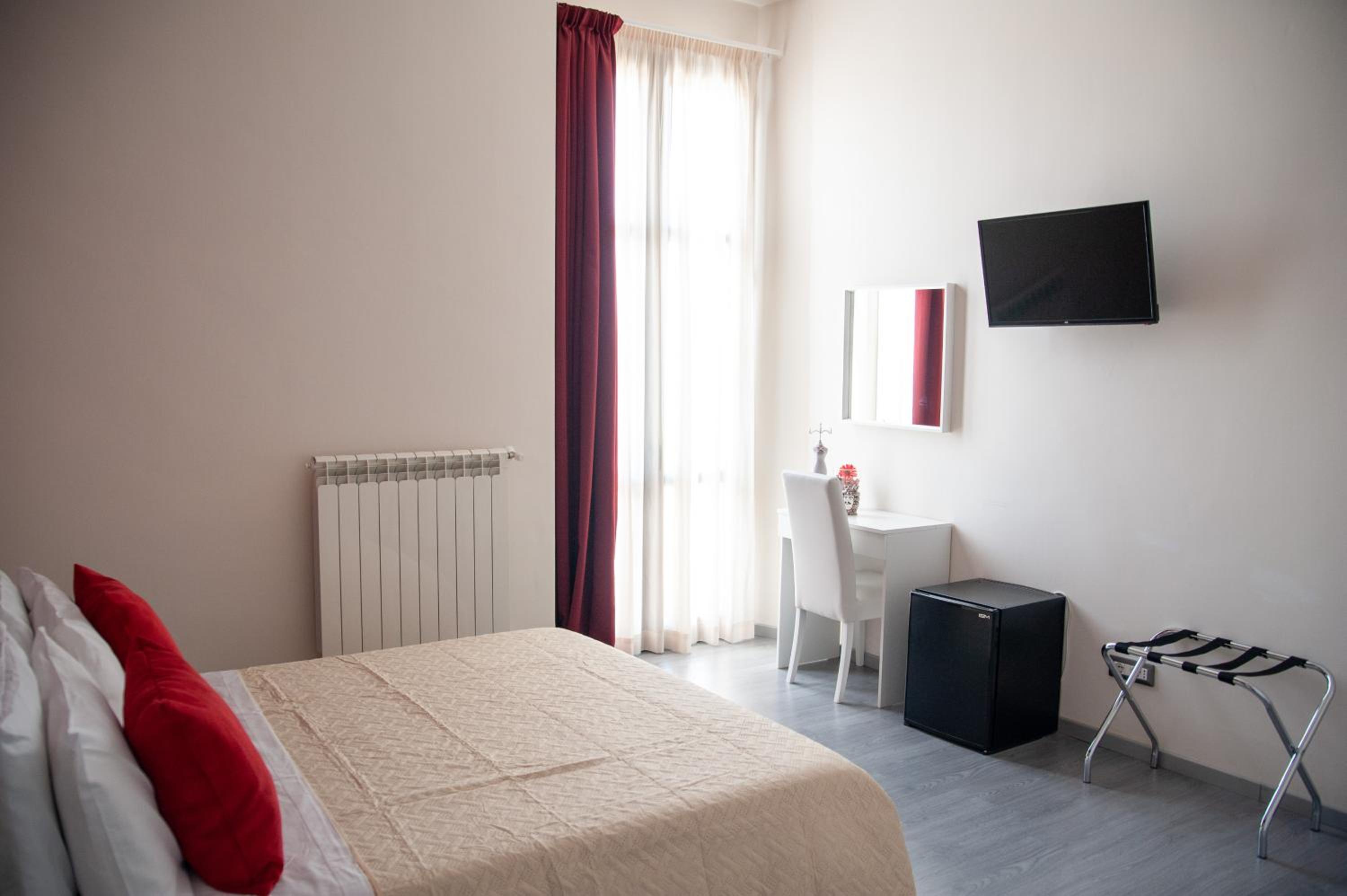 Double Room - Photo 8
