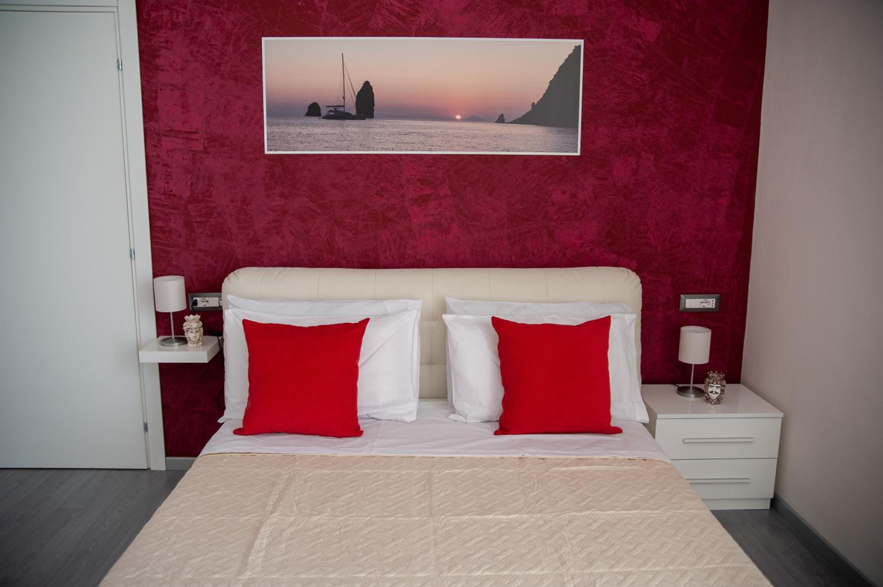 Double Room - Photo 9