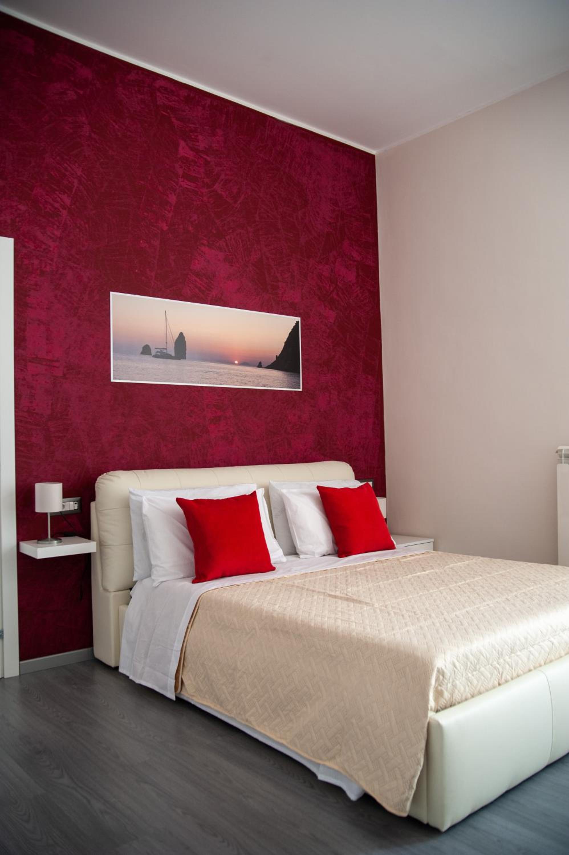 Double Room - Photo 12