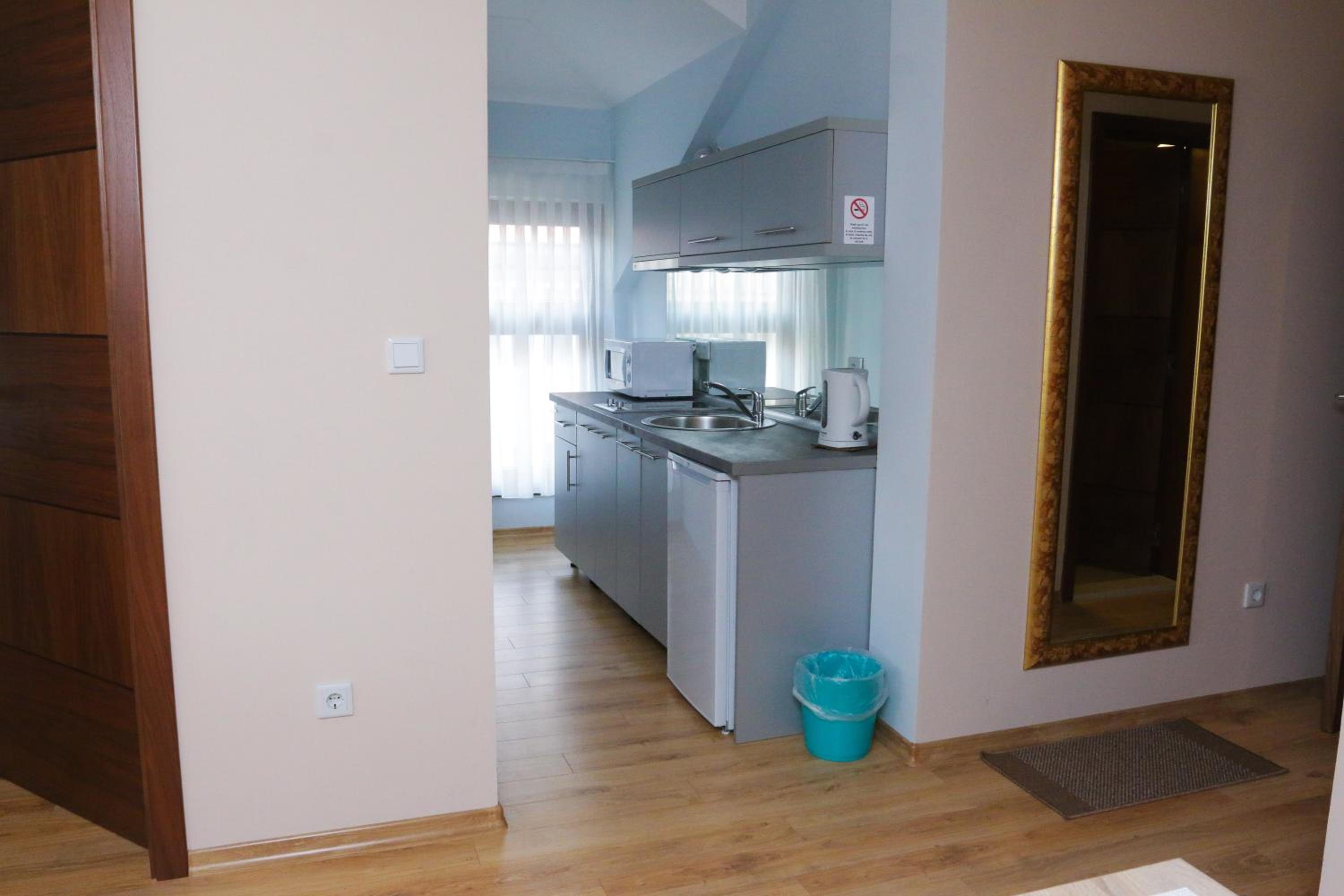 One-Bedroom Apartment - Photo 7
