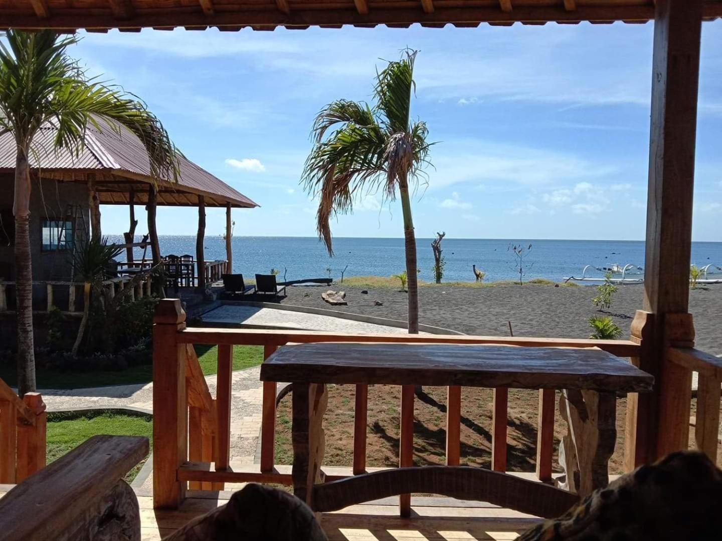 Deluxe Double Room with Side Sea View - Photo 10