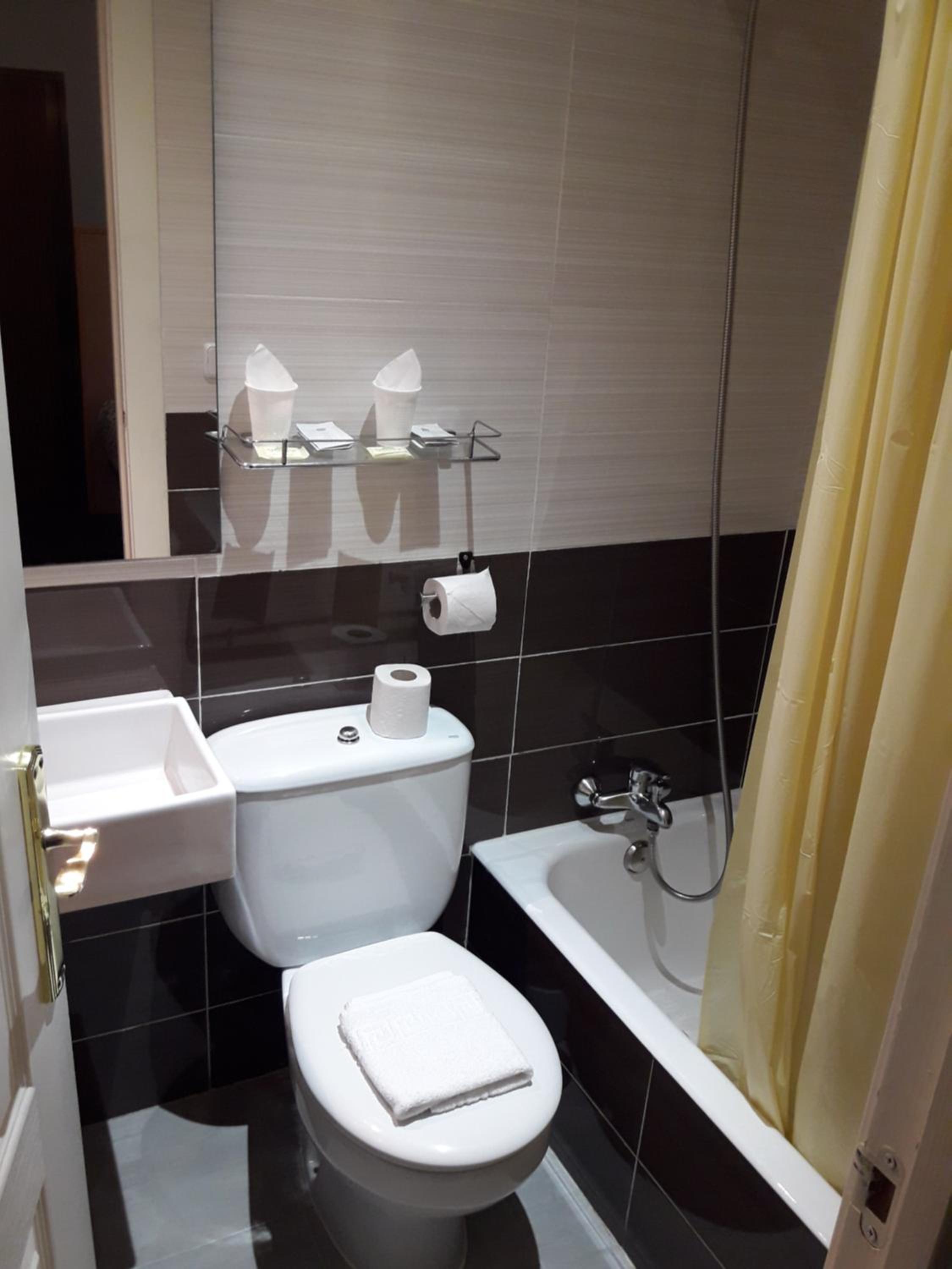 Single Room photo 3