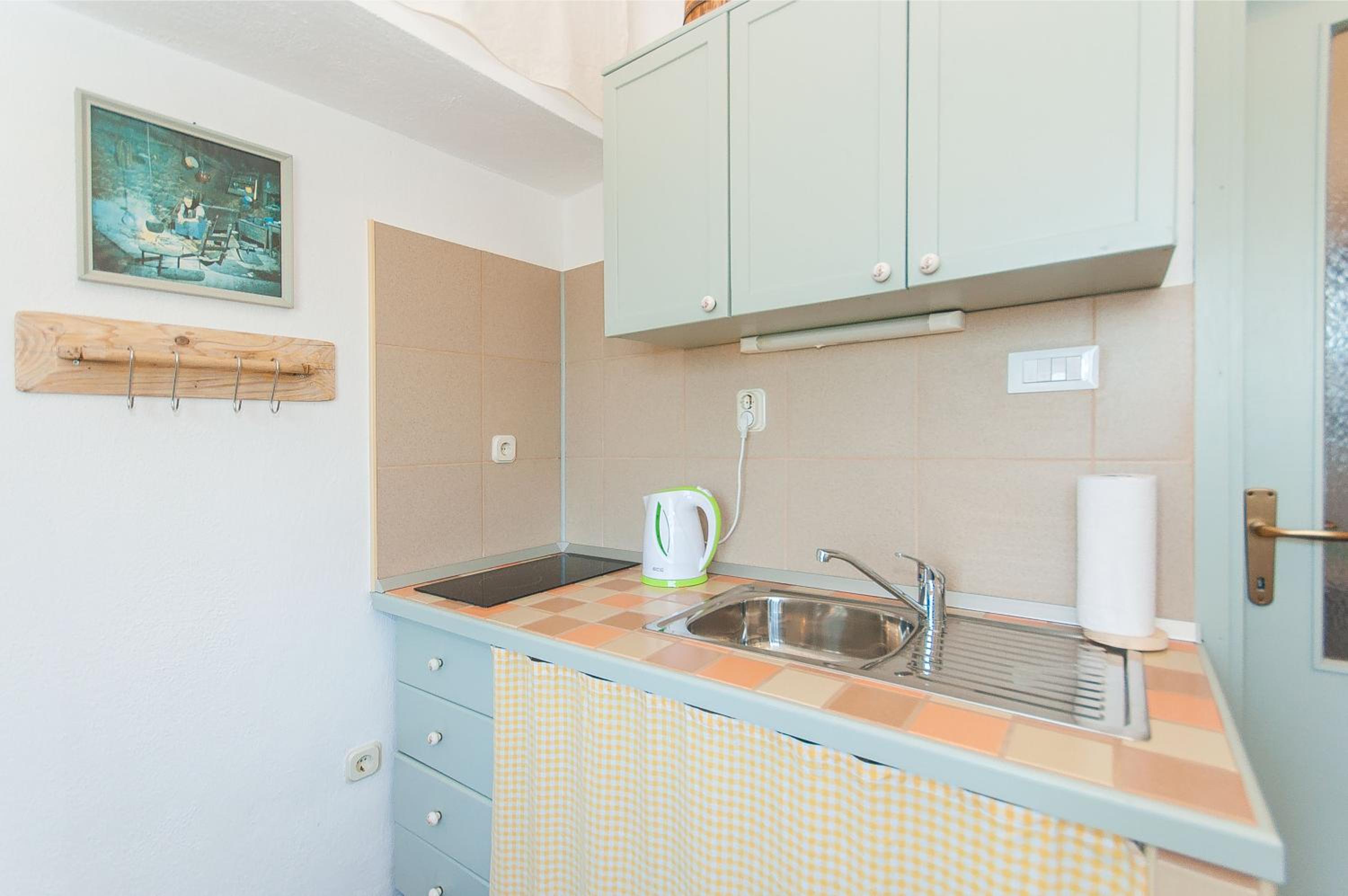 One-Bedroom Apartment - Photo 12
