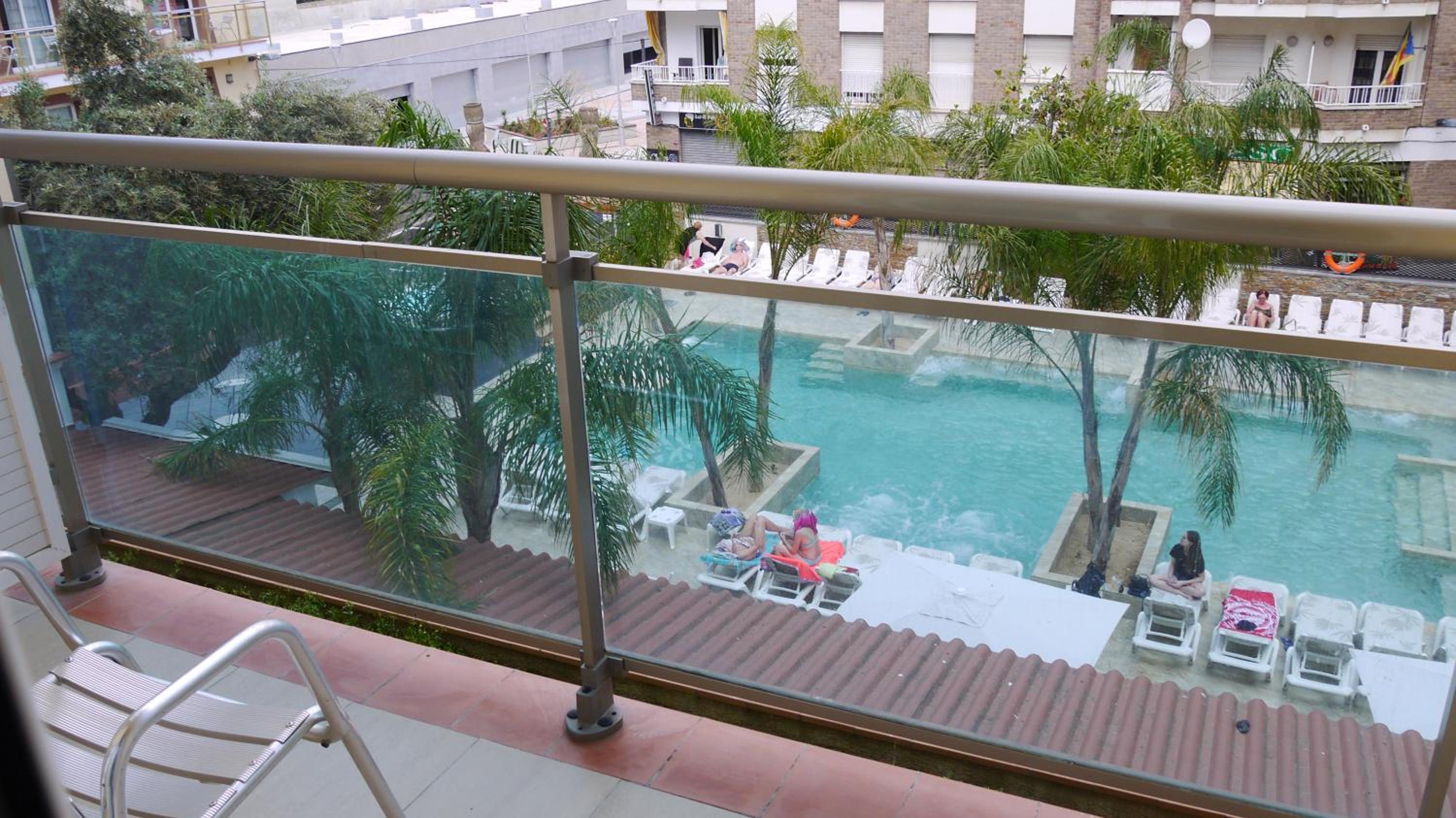 Double or Twin Room with Pool View - Photo 1