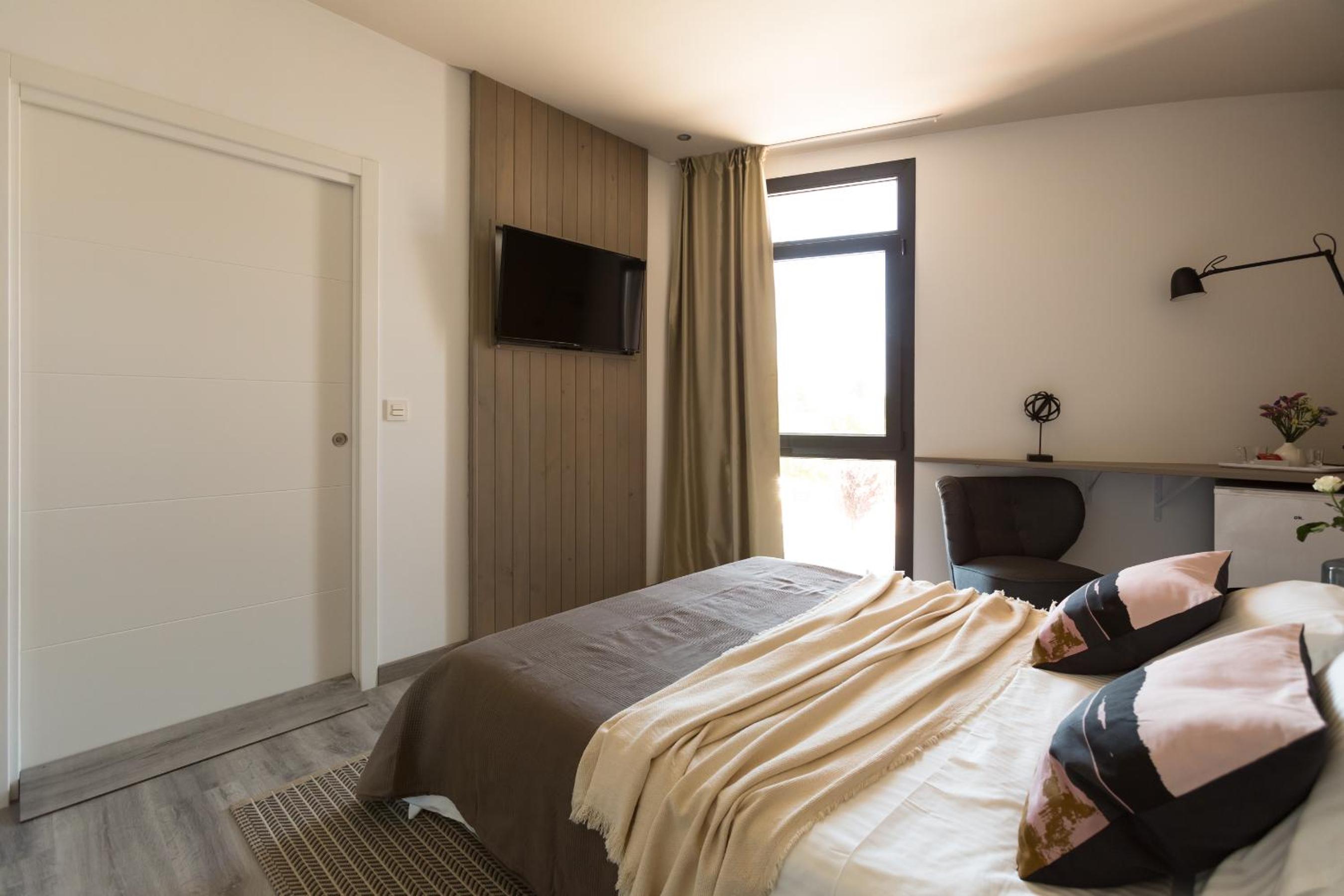 Large Double Room photo 3