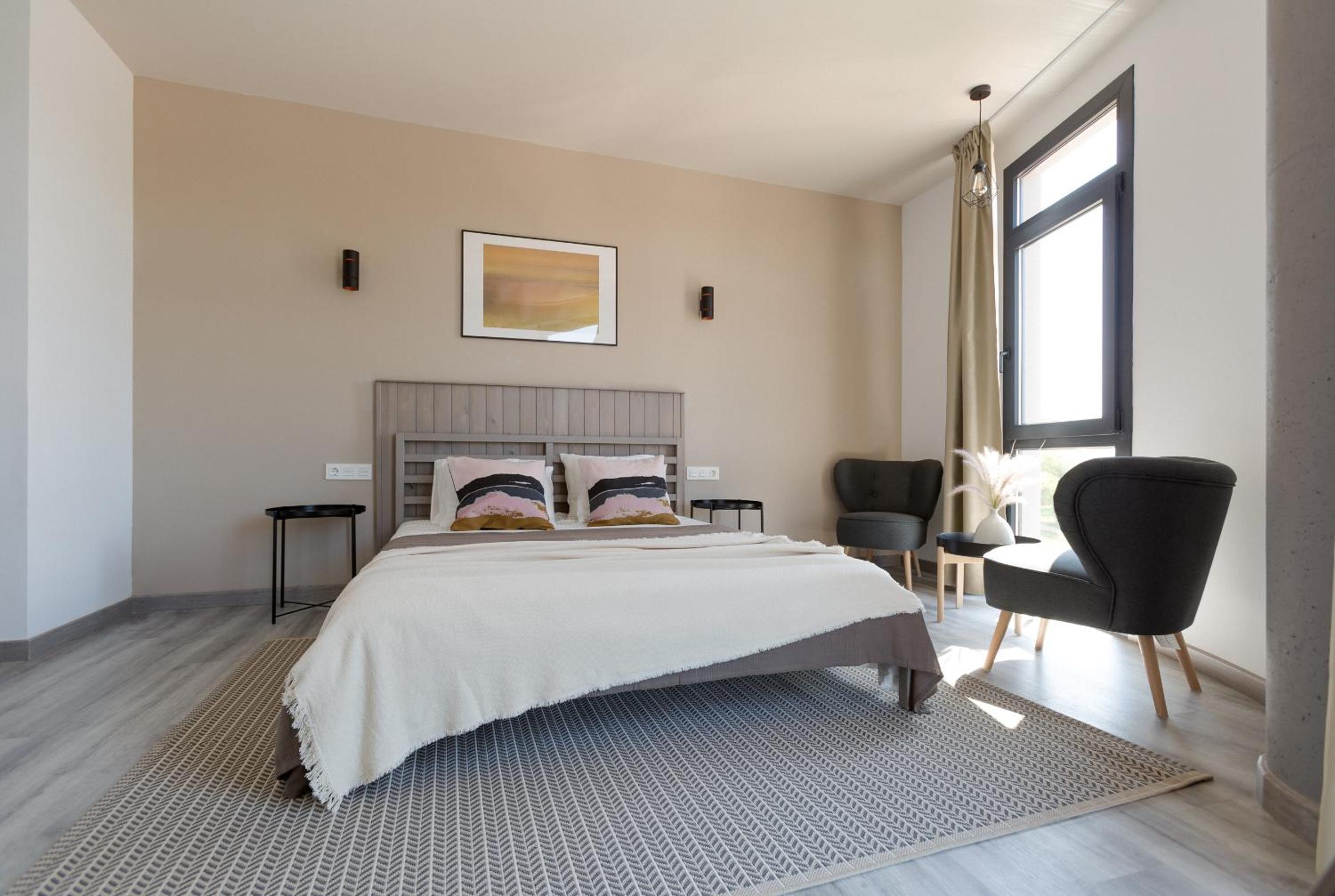 Large Double Room photo 2