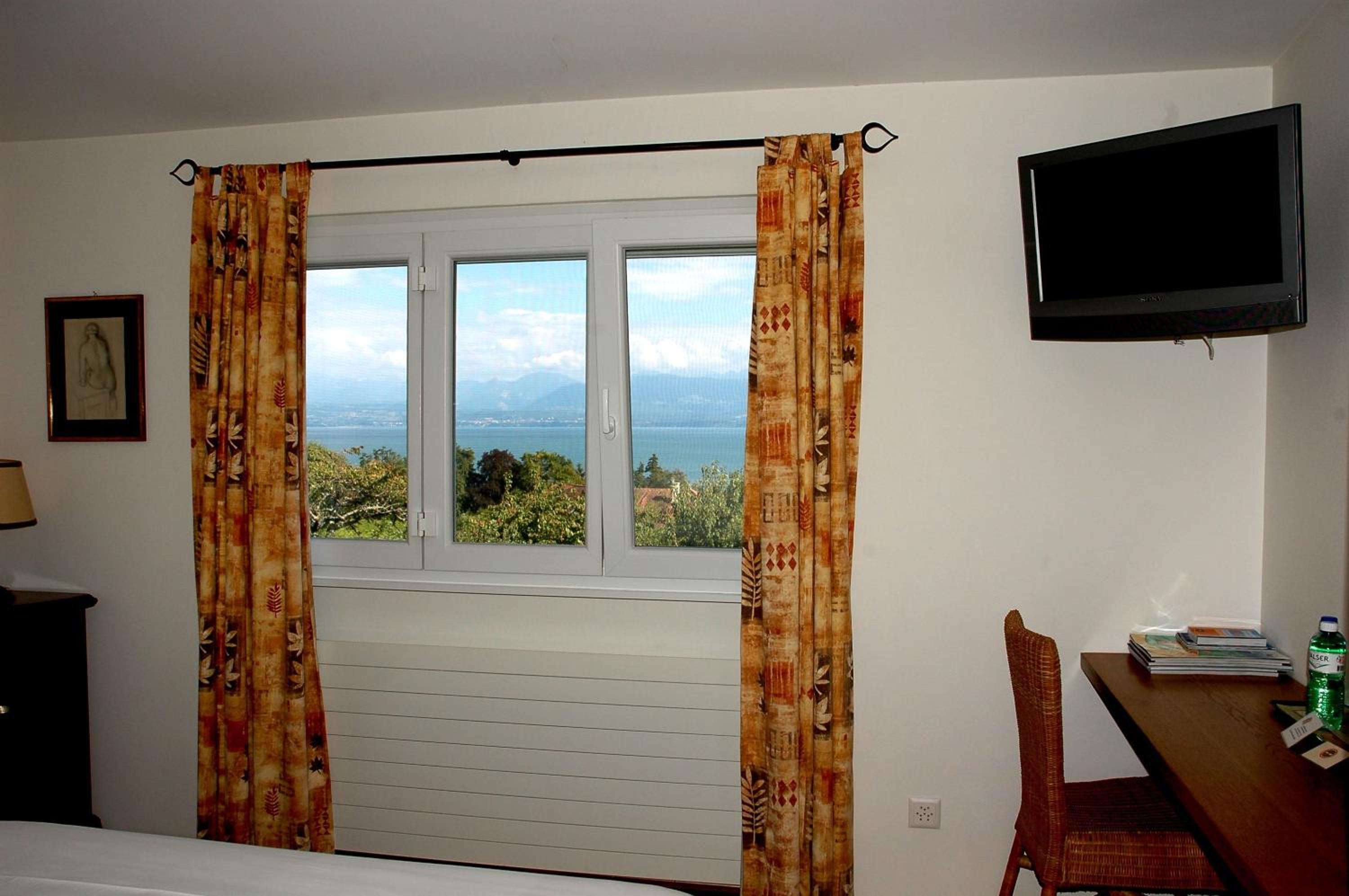 Double Room with Lake View photo 2