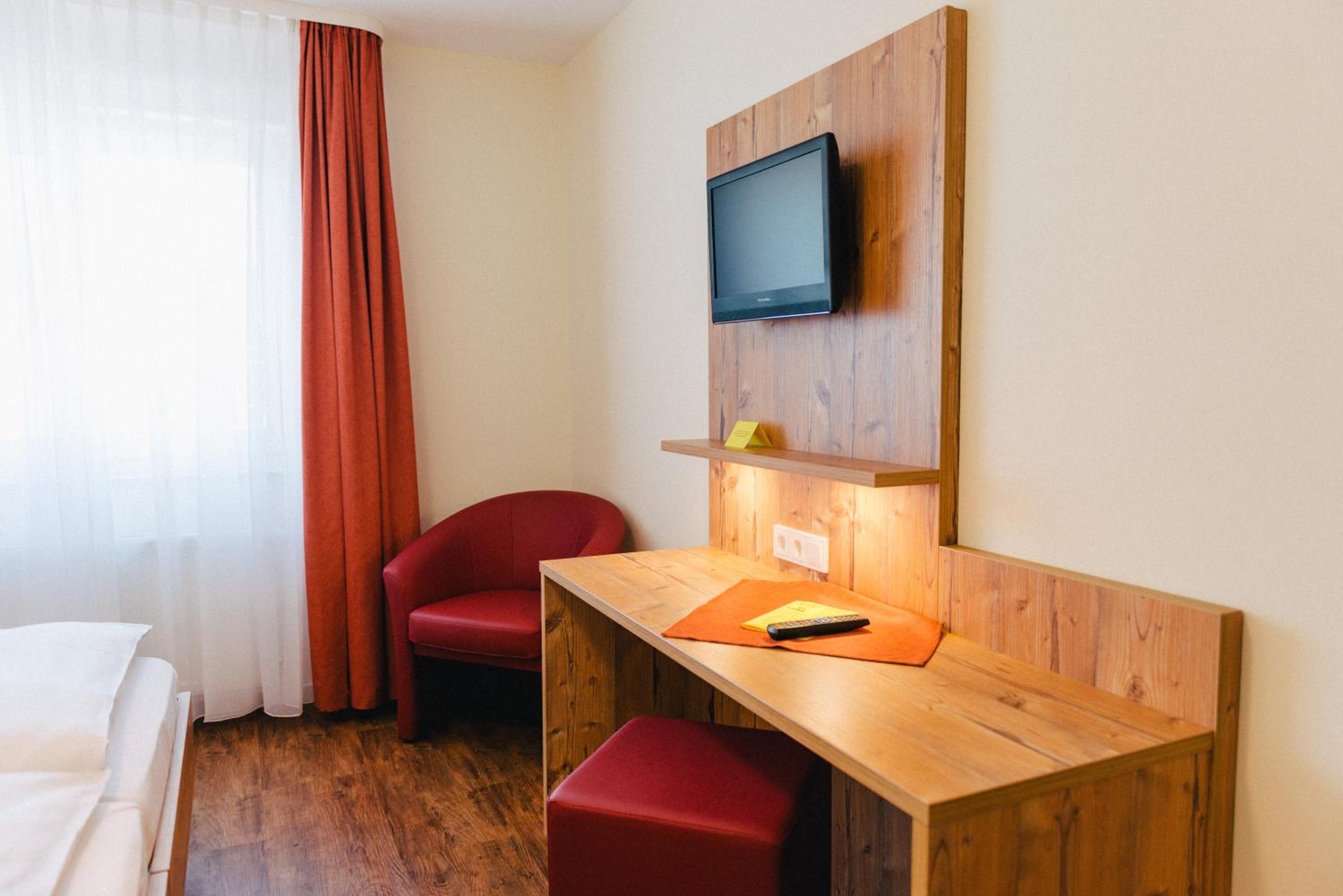 Double Room with Private Bathroom - Photo 1