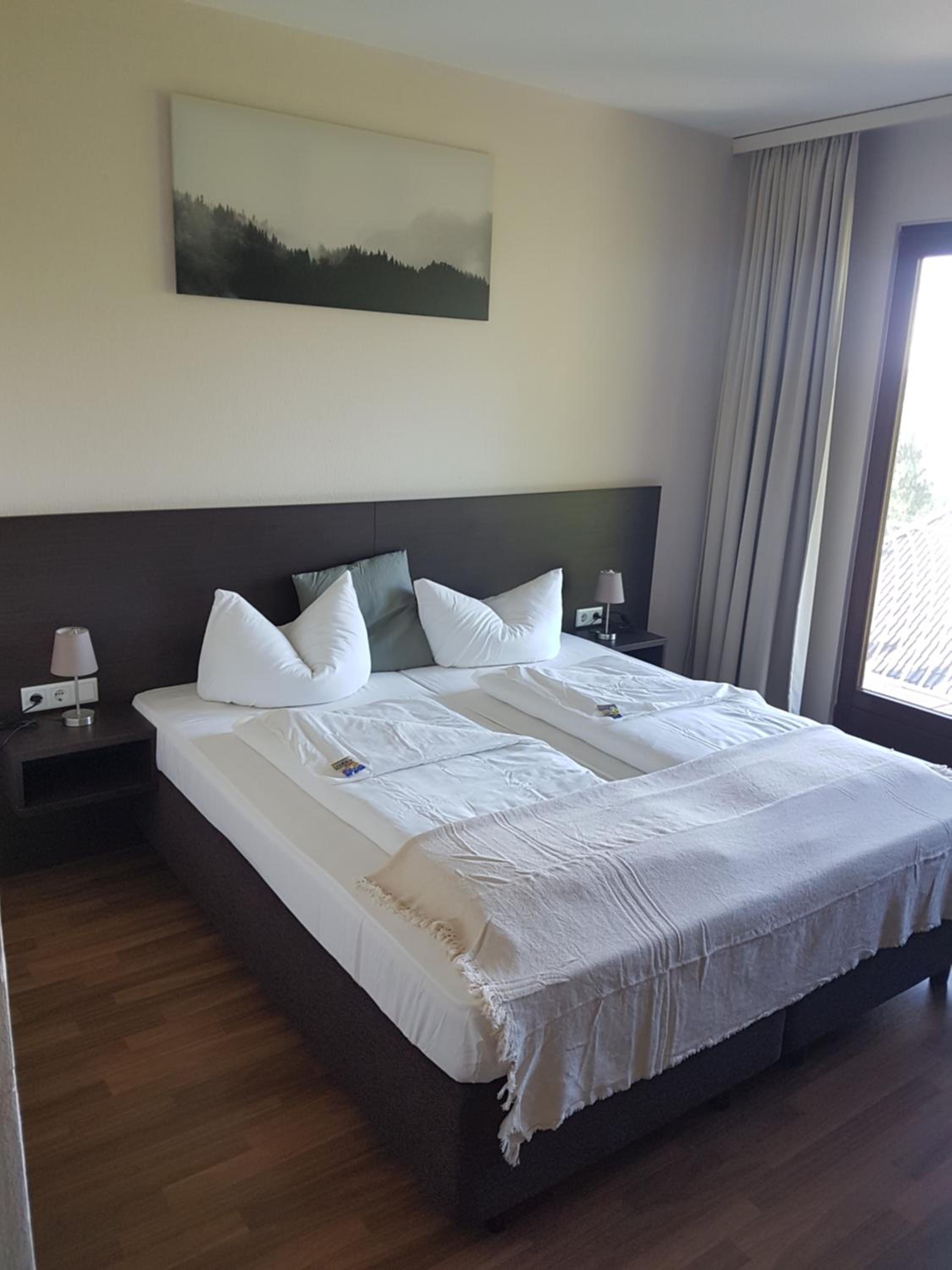 Double Room with Balcony - Photo 4
