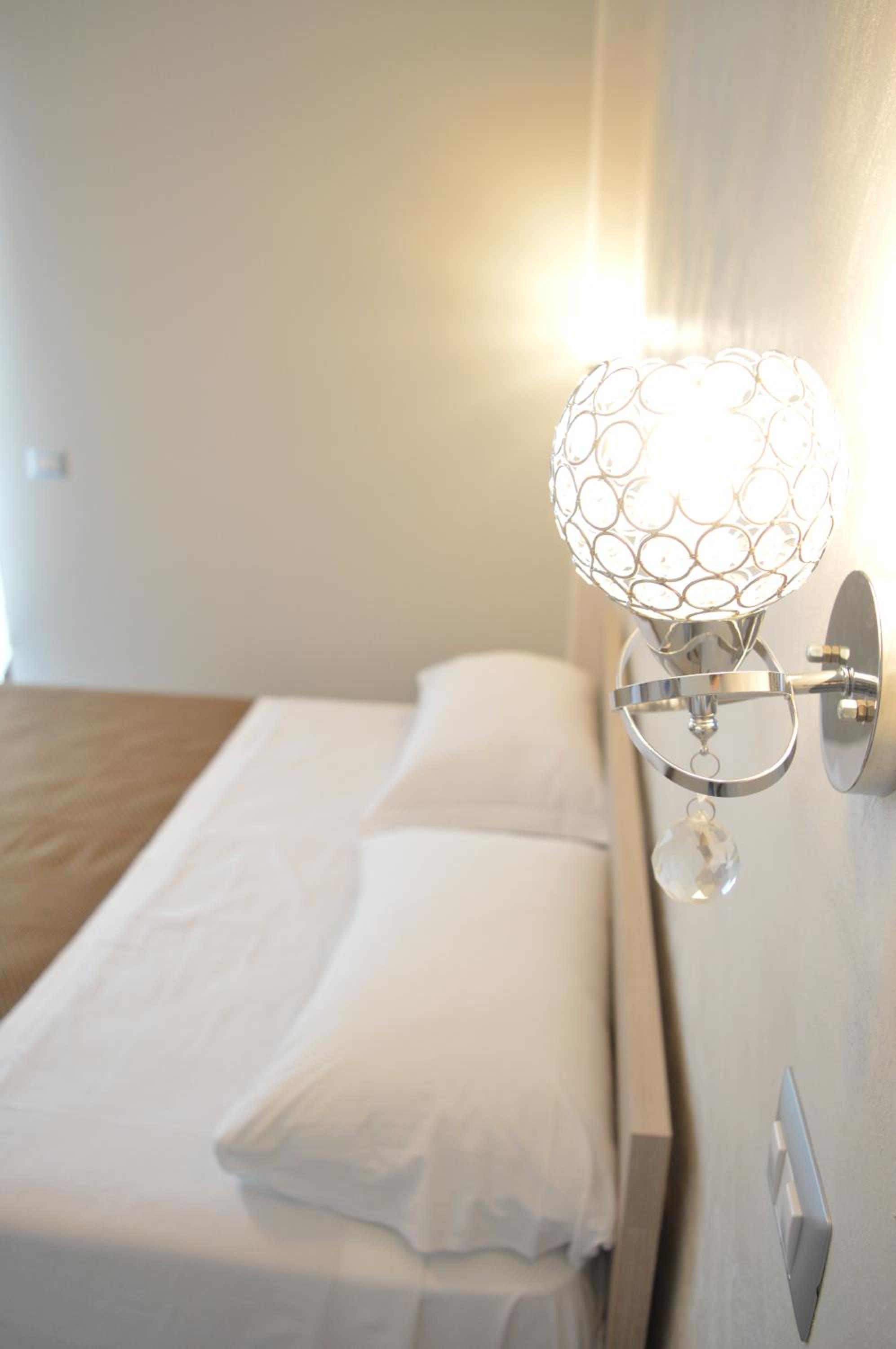 Quadruple Room - Disability Access - Photo 3
