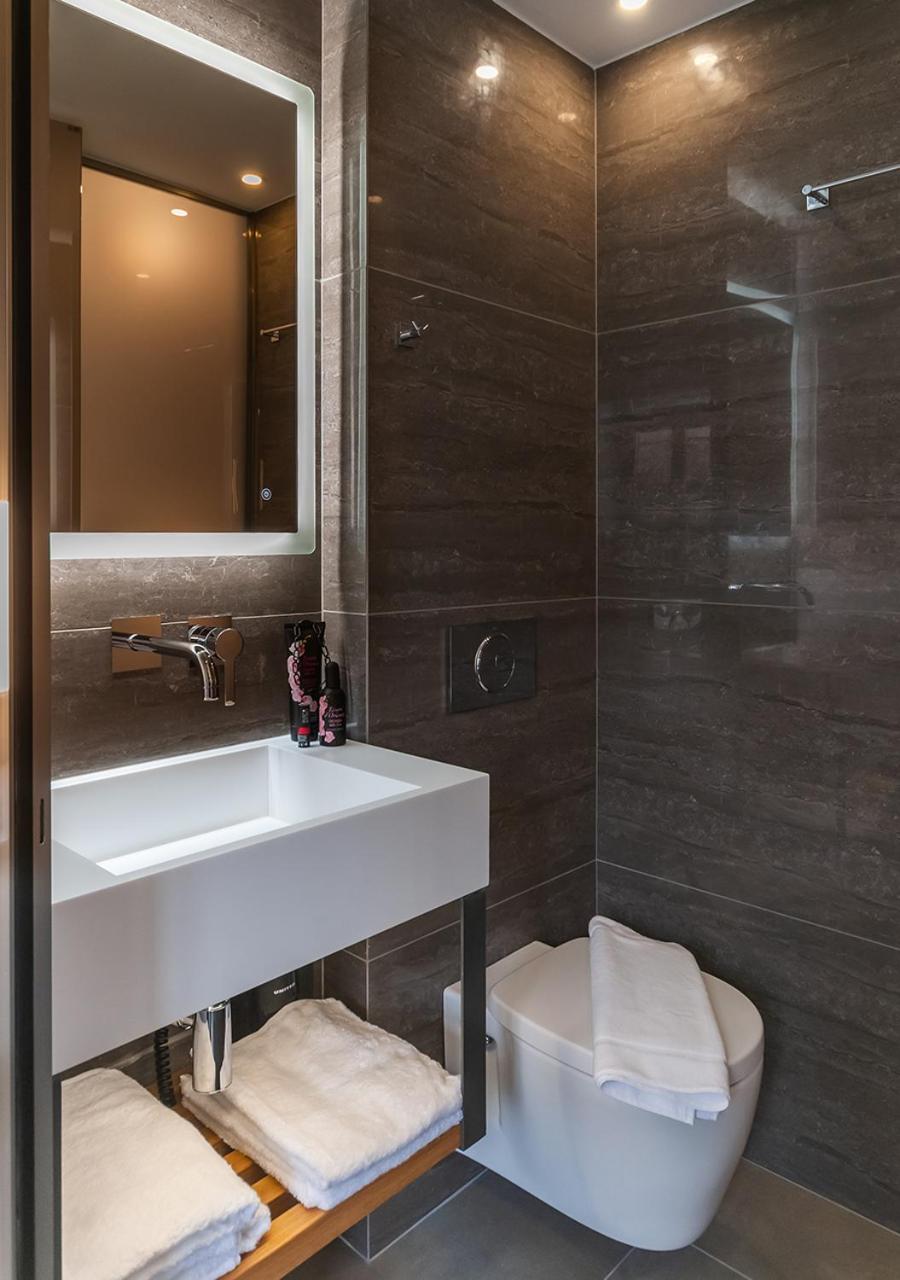 Deluxe Double or Twin Room with Balcony - Photo 2